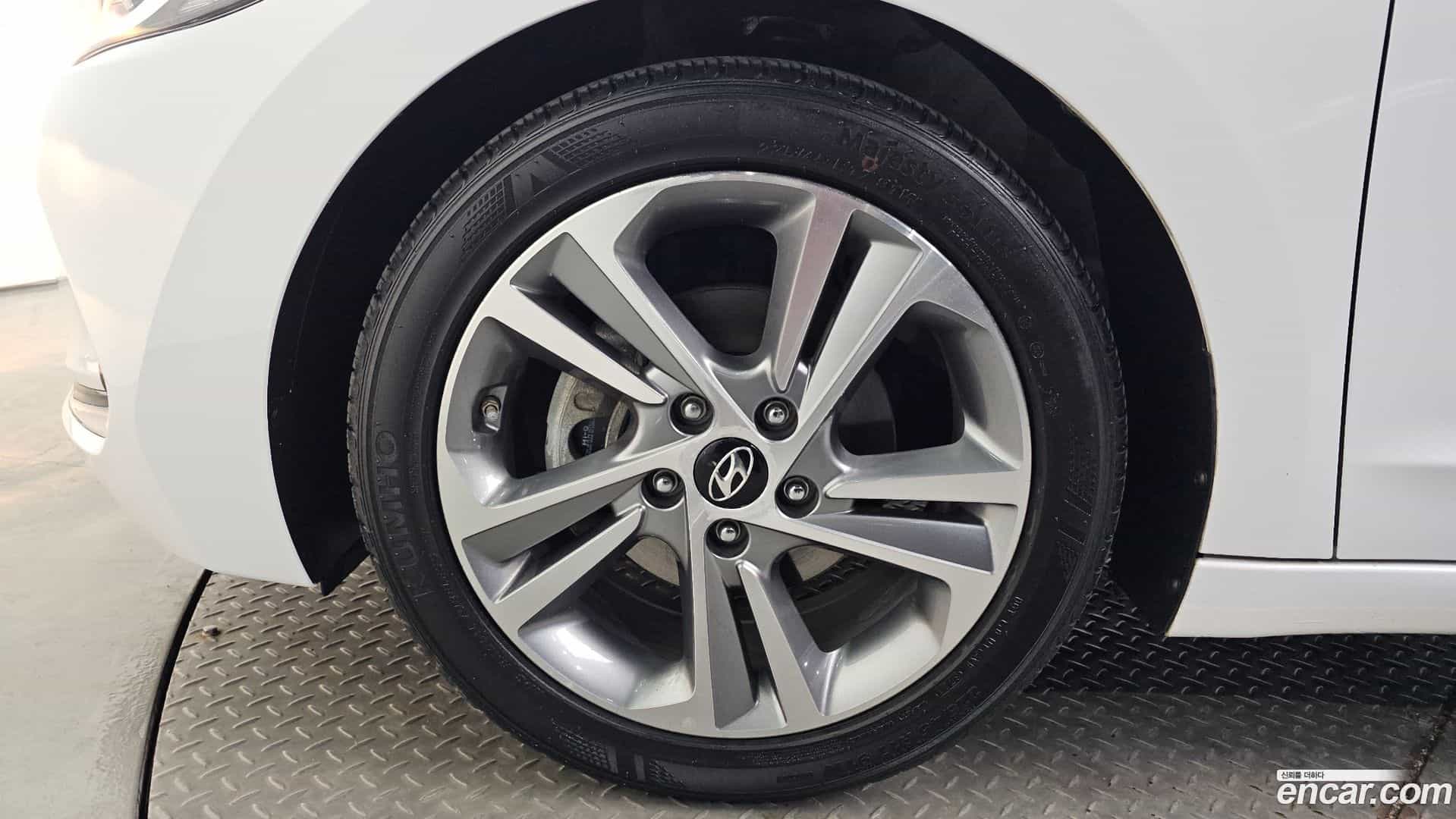 AVANTE Hyundai 2018.7-OUTER-005