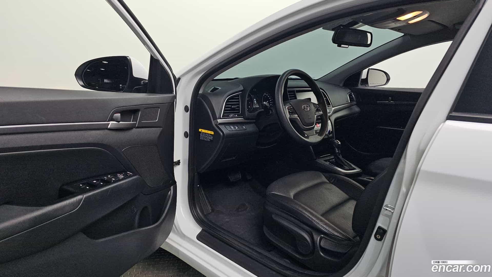 AVANTE Hyundai 2018.7-INNER-010