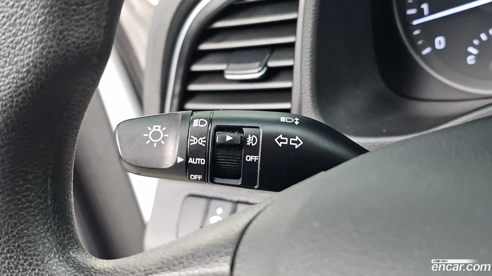 AVANTE Hyundai 2018.7-OPTION-020