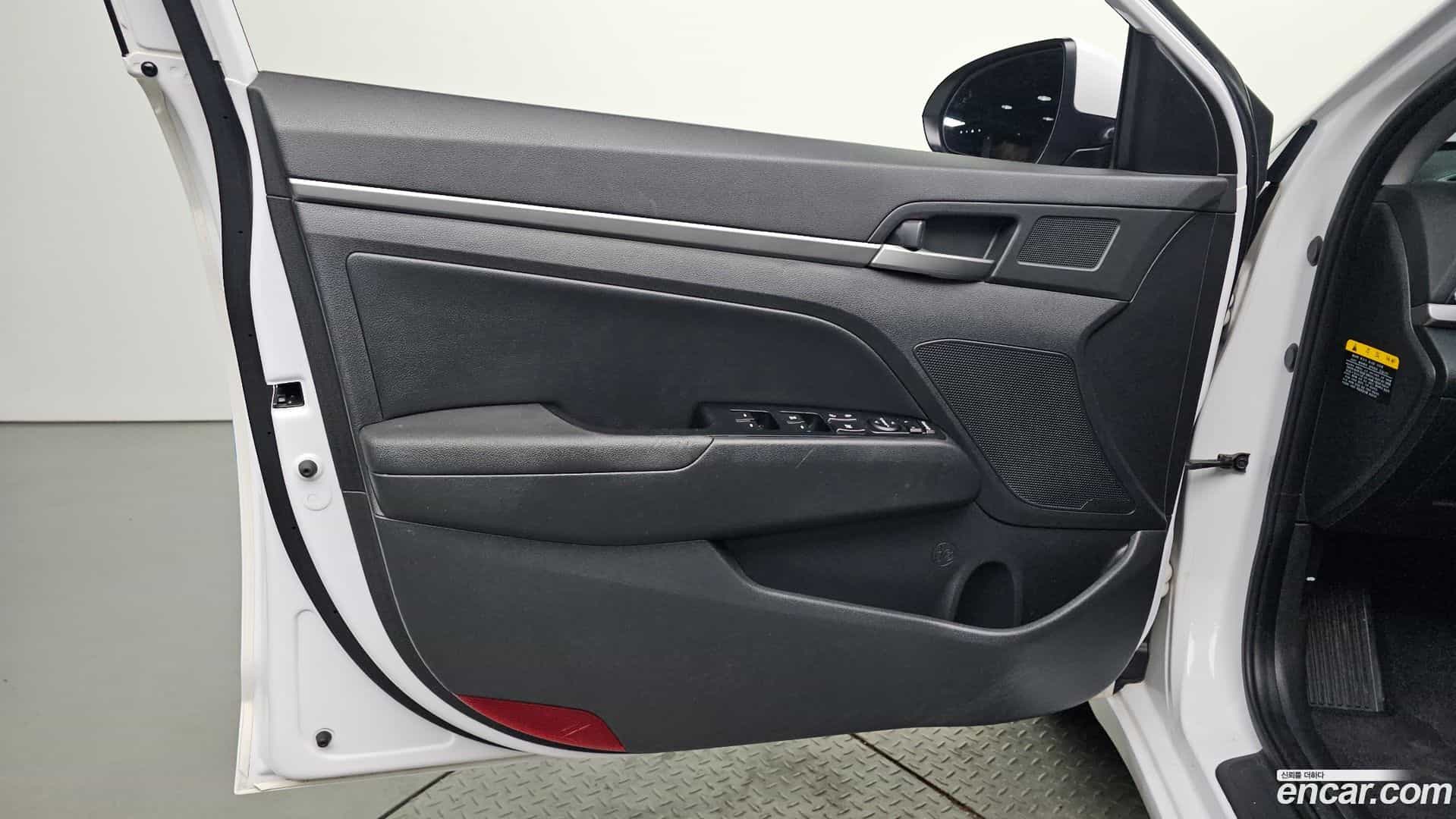 AVANTE Hyundai 2018.7-INNER-034