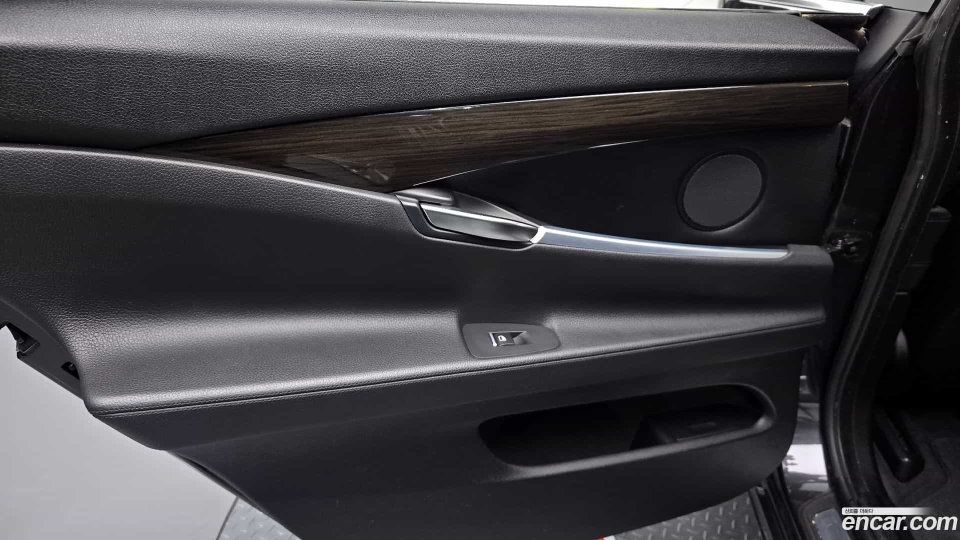 Gran Turismo BMW 2013.9-INNER-035