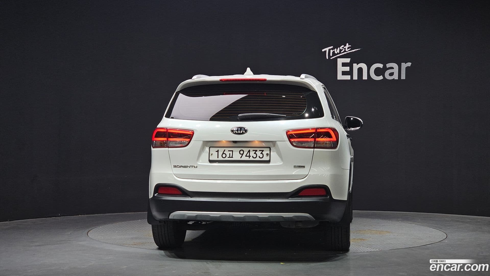 Main__Slider__Photo:Sorento Kia 2016.11-3