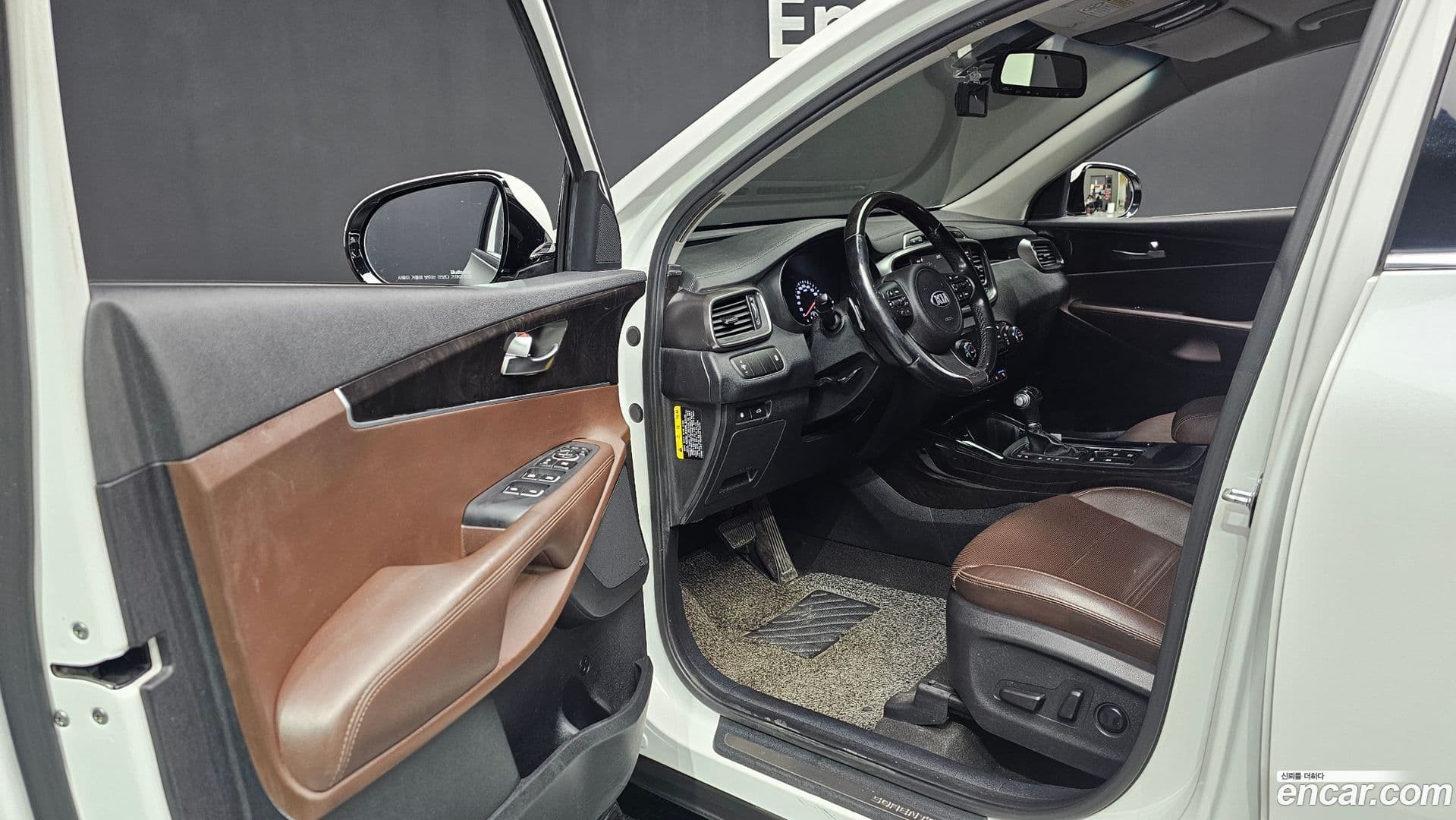 Main__Slider__Photo:Sorento Kia 2016.11-9