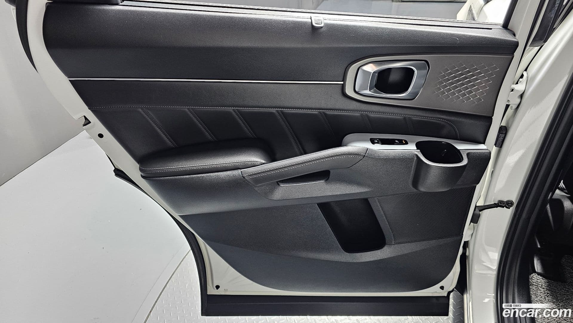 Main__Slider__Photo:Sorento Kia 2024.11-24