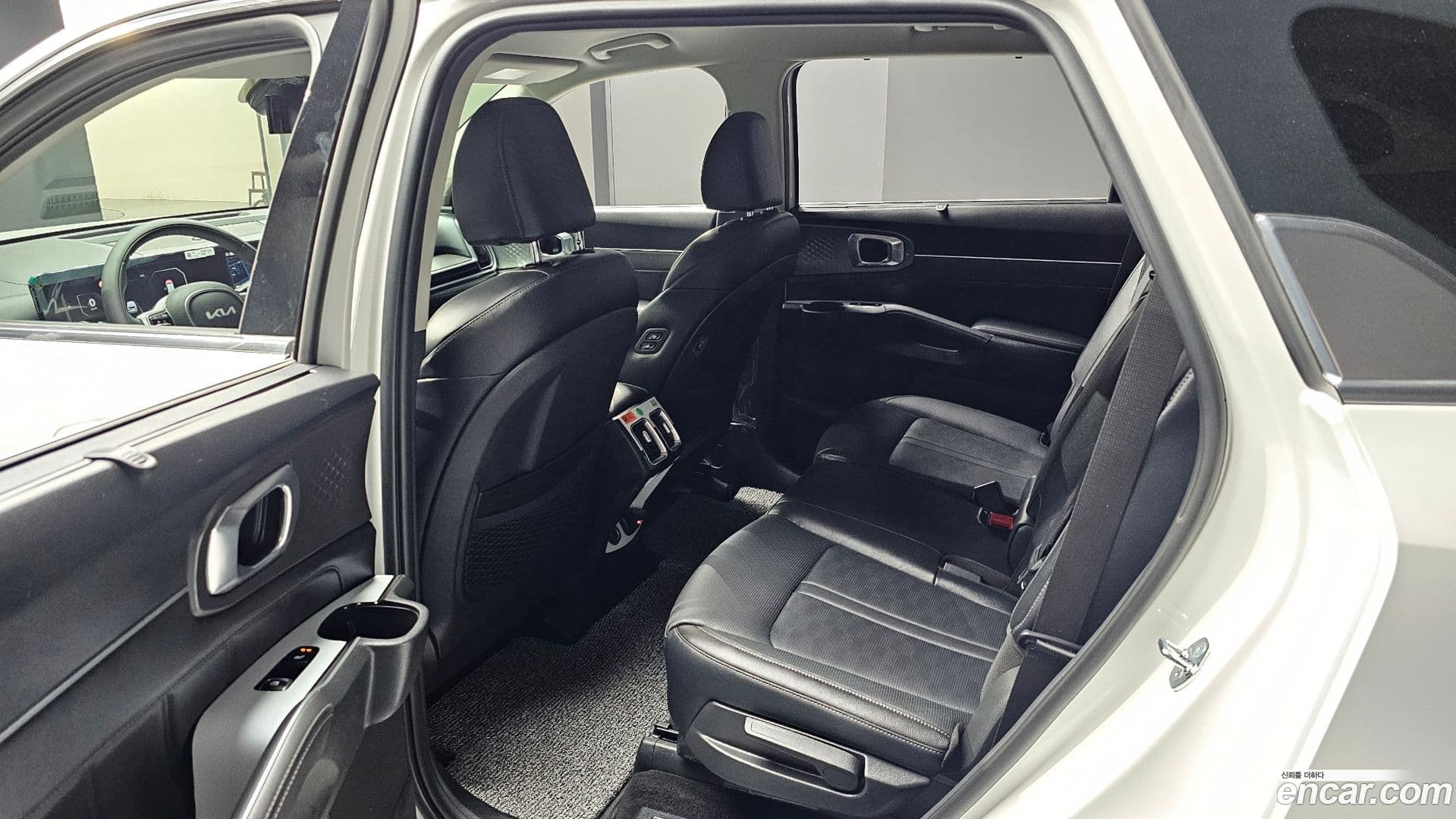 Main__Slider__Photo:Sorento Kia 2024.11-25