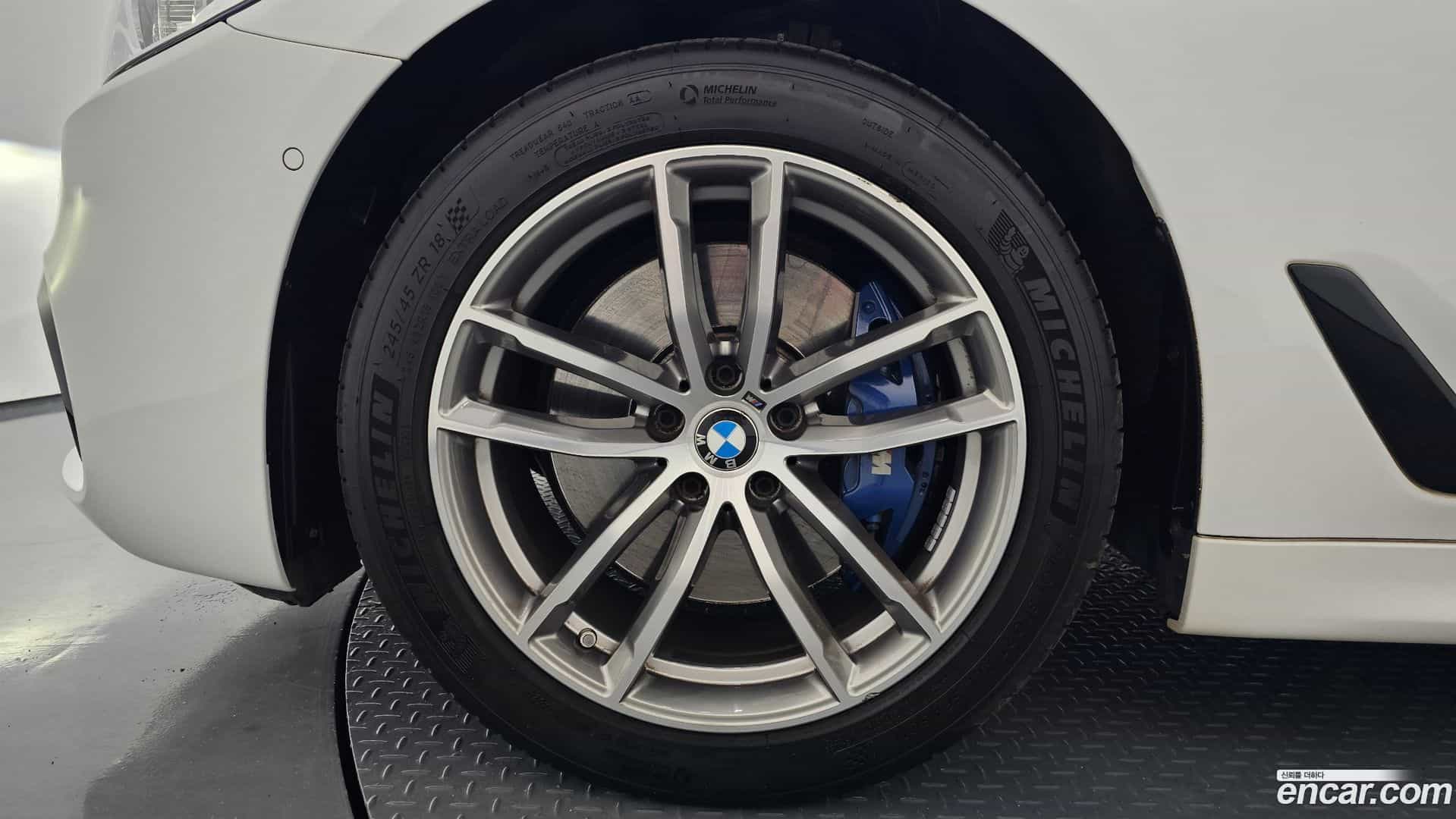 5-Series BMW 2017.5-OUTER-005