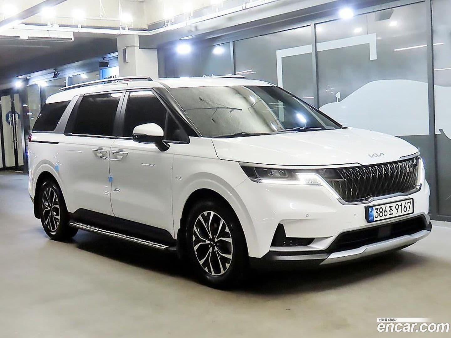 Main__Slider__Photo:Canival Kia 2021.7-0