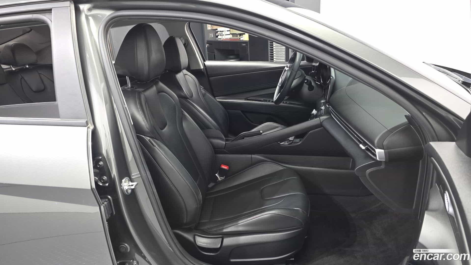 AVANTE Hyundai 2022.9-OPTION-015