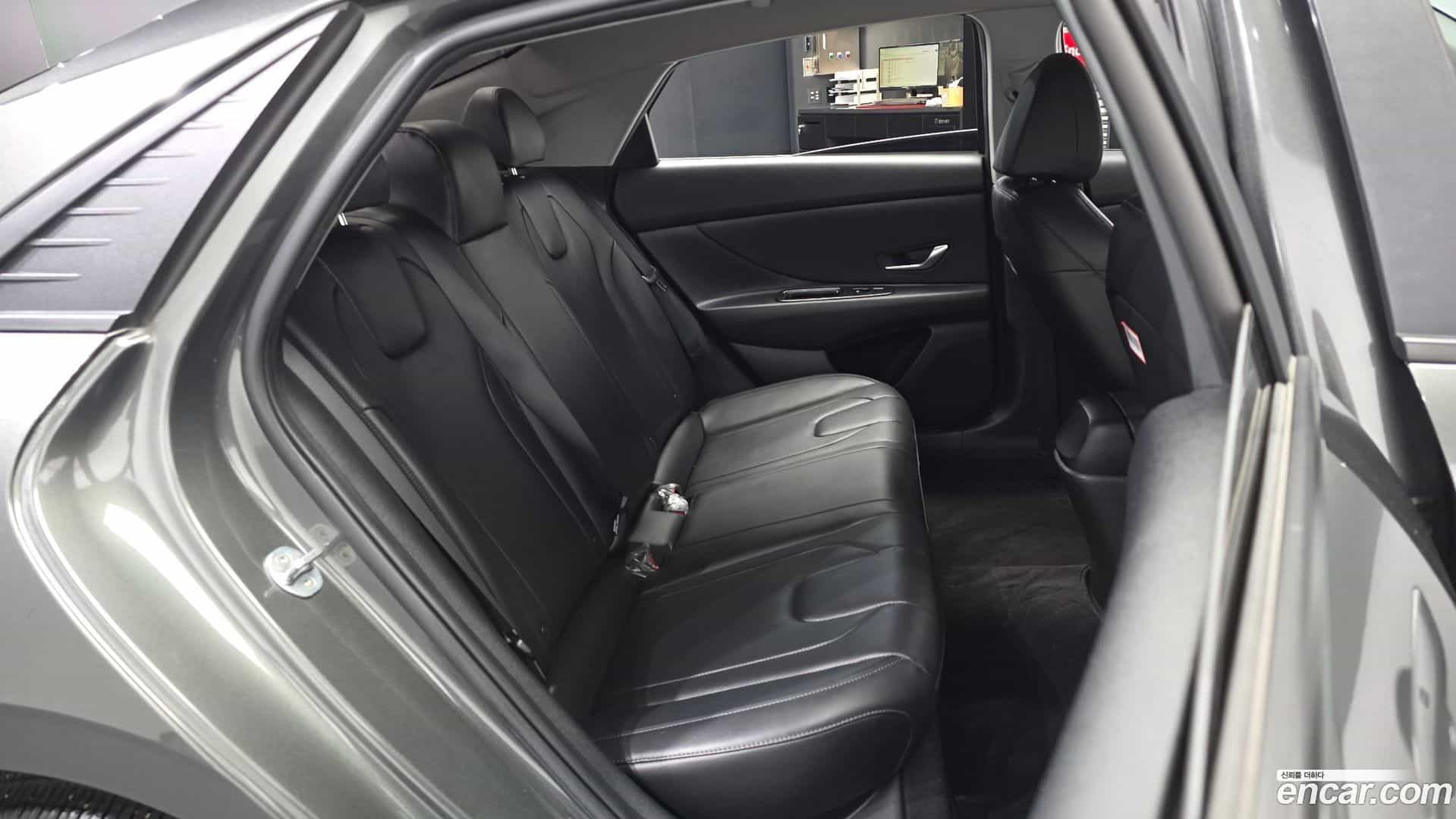 AVANTE Hyundai 2022.9-OPTION-016