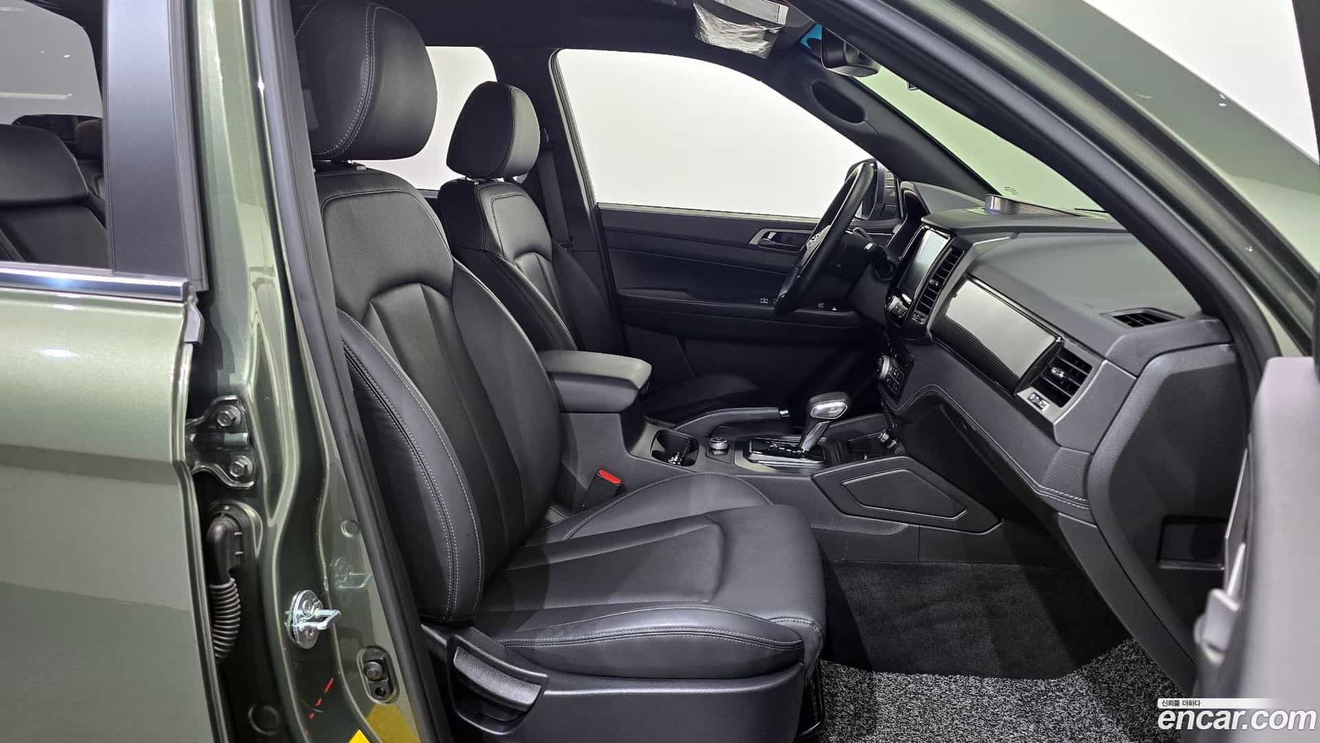 Rexton KG Mobility 2021.6-INNER-036