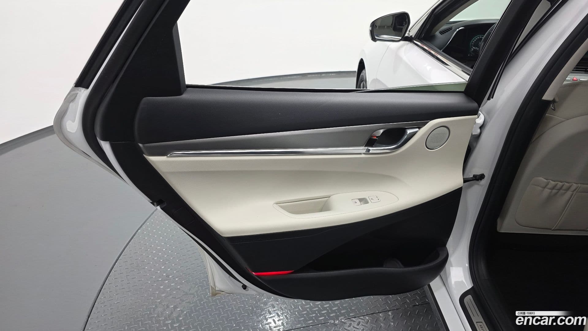 Main__Slider__Photo:Grandeur Hyundai 2022.3-24