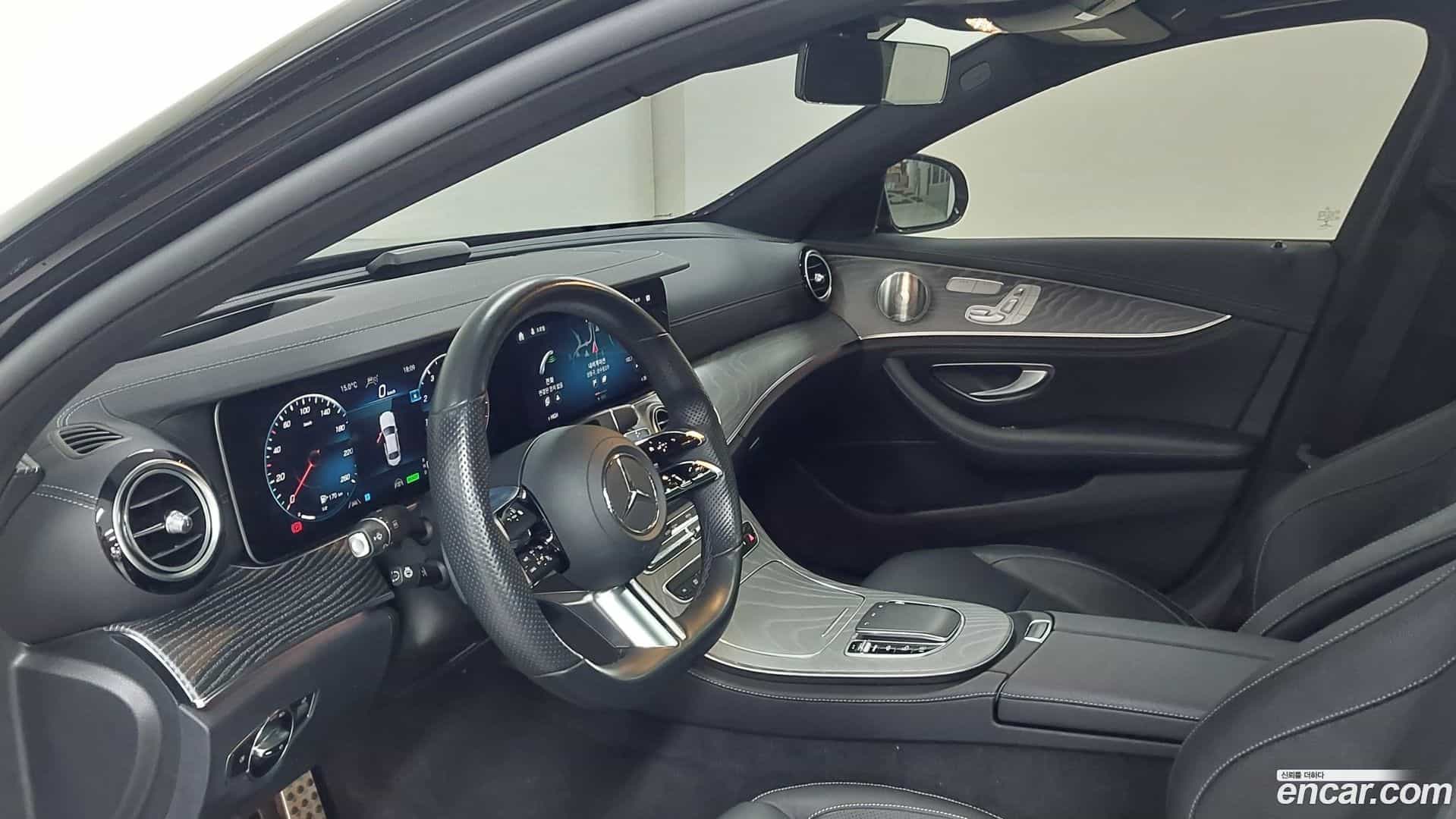 E-Class Mercedes-Benz 2022.1-INNER-009
