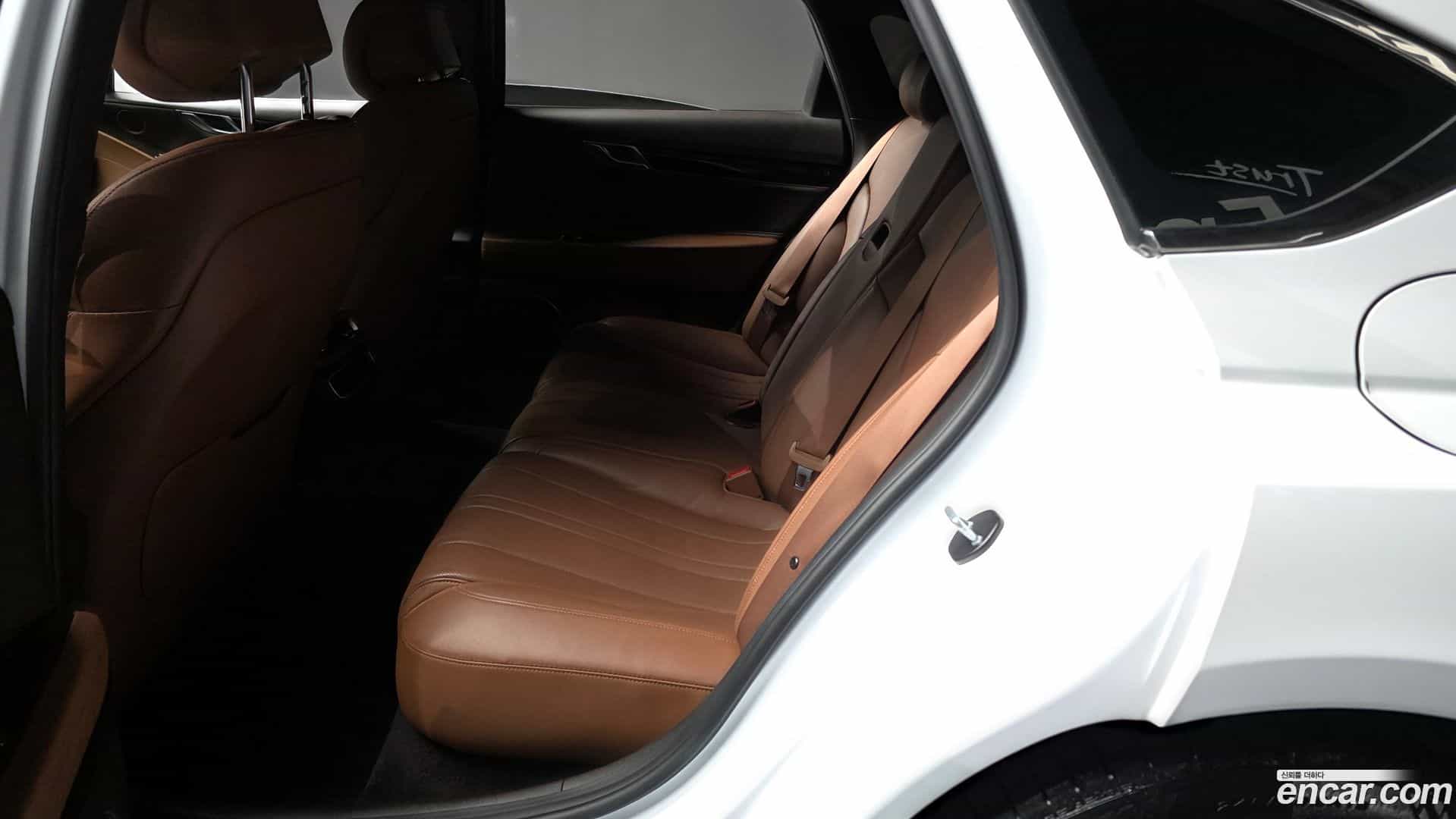 G80 Genesis 2022.7-INNER-036