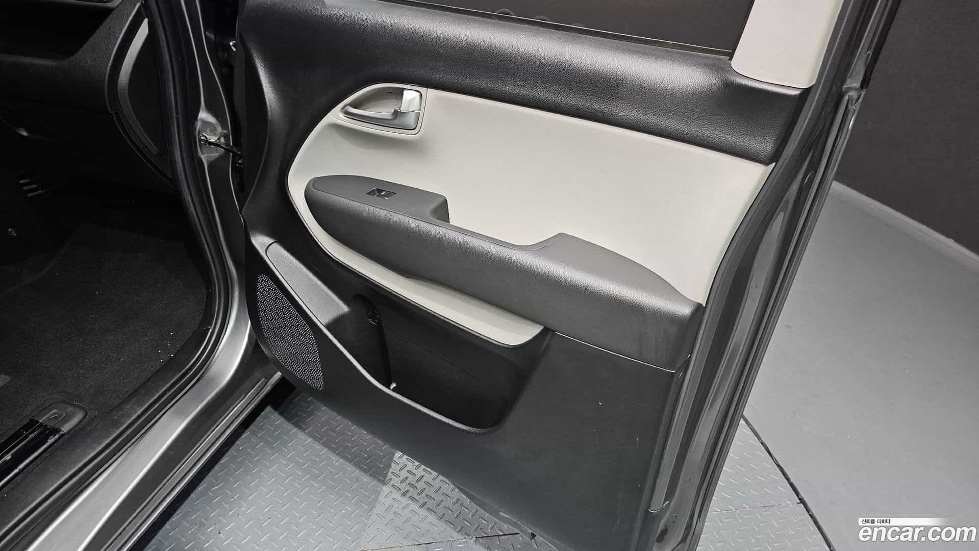 RAY Kia 2023.4-INNER-035