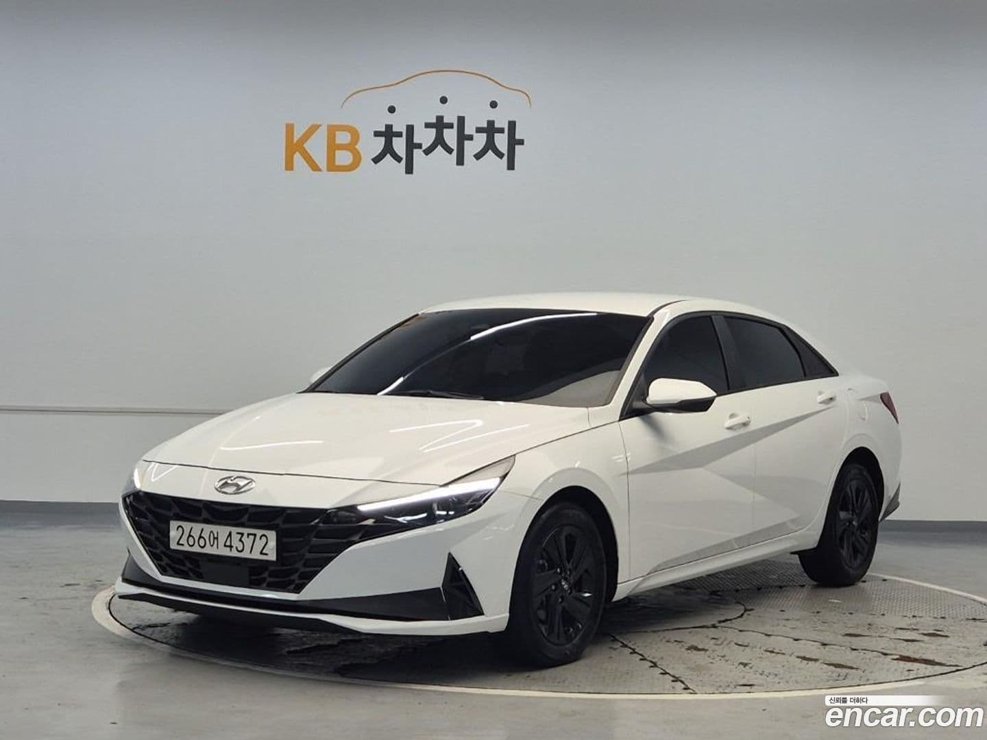 Main__Slider__Photo:AVANTE Hyundai 2022.3-0