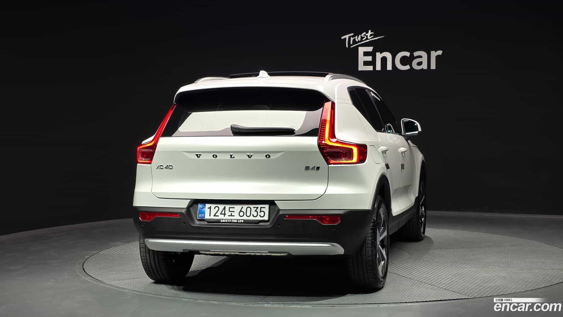 XC40 Volvo 2025.11-OUTER-004