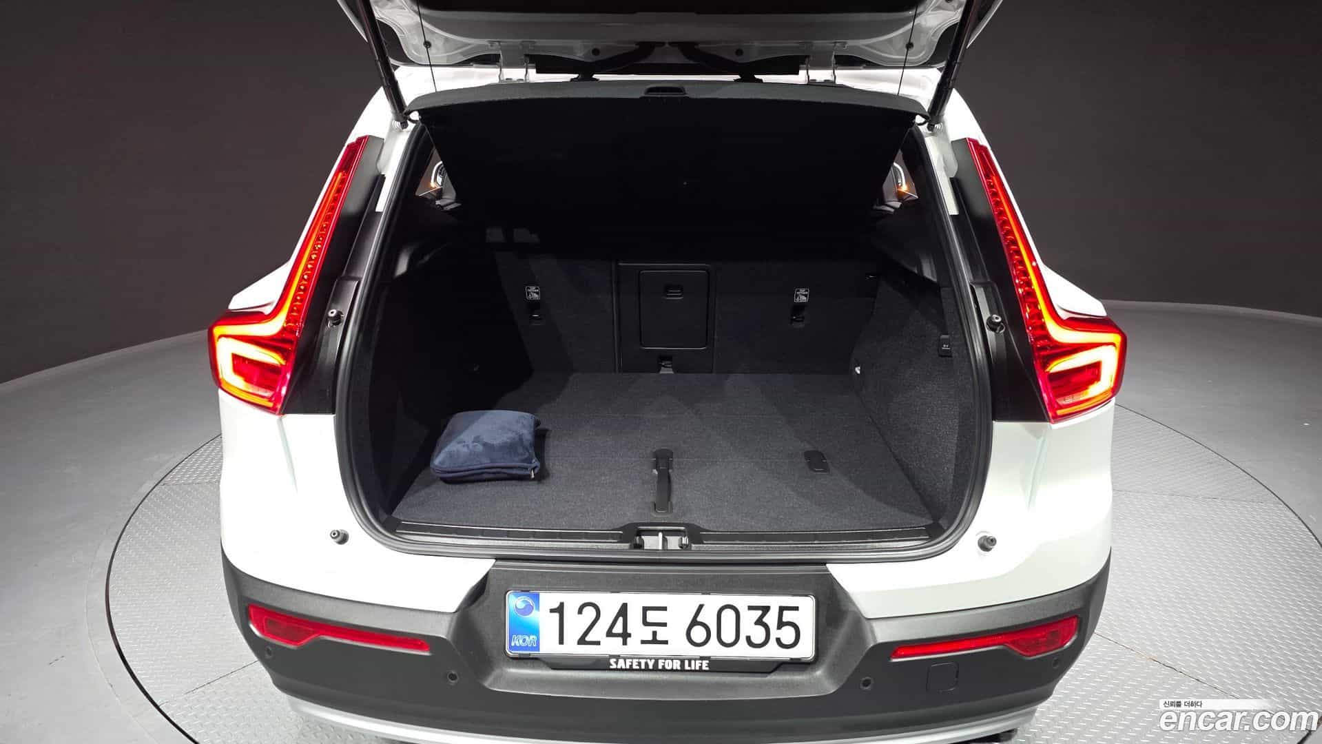 XC40 Volvo 2025.11-OPTION-024