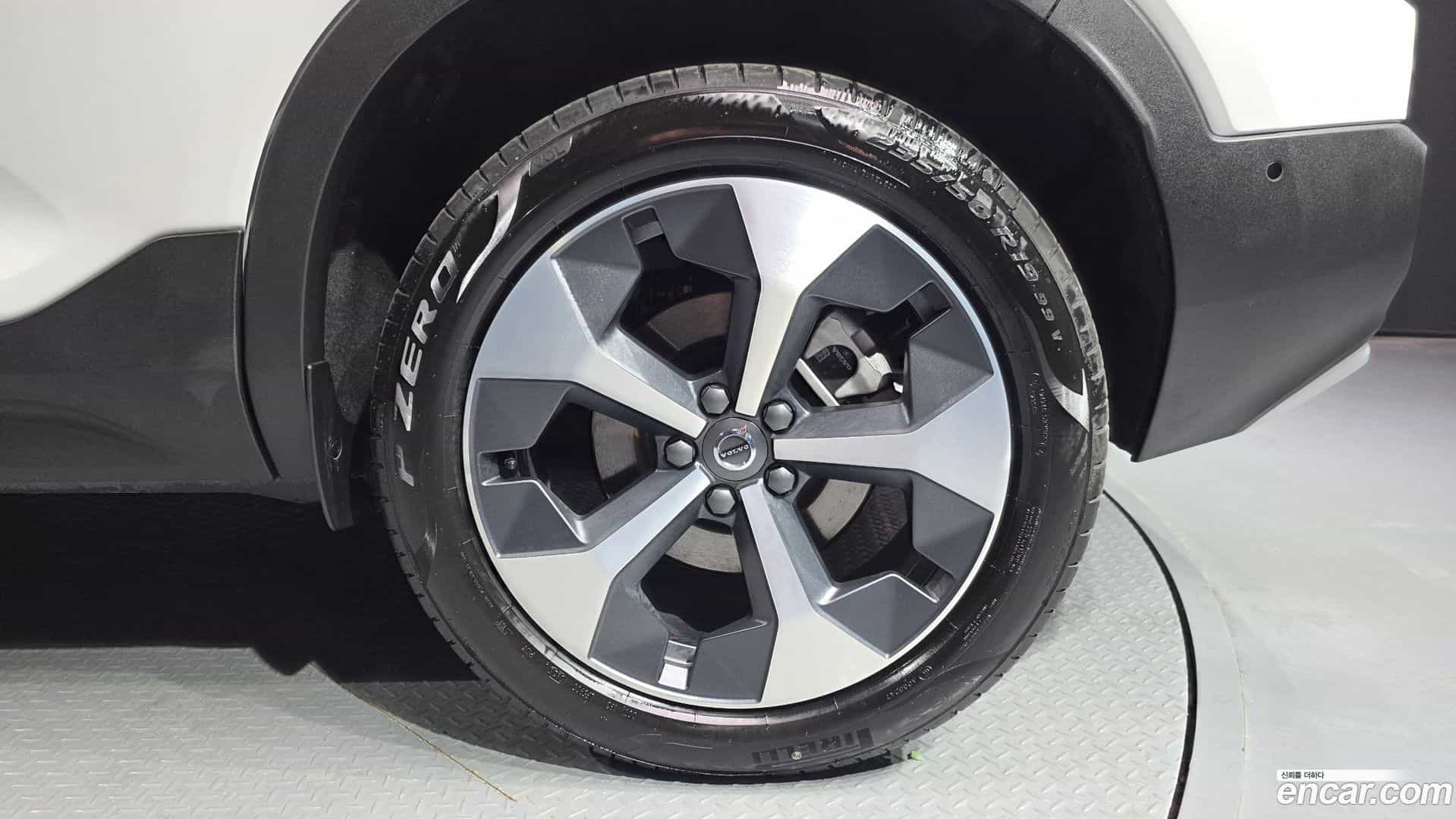 XC40 Volvo 2025.11-OUTER-031