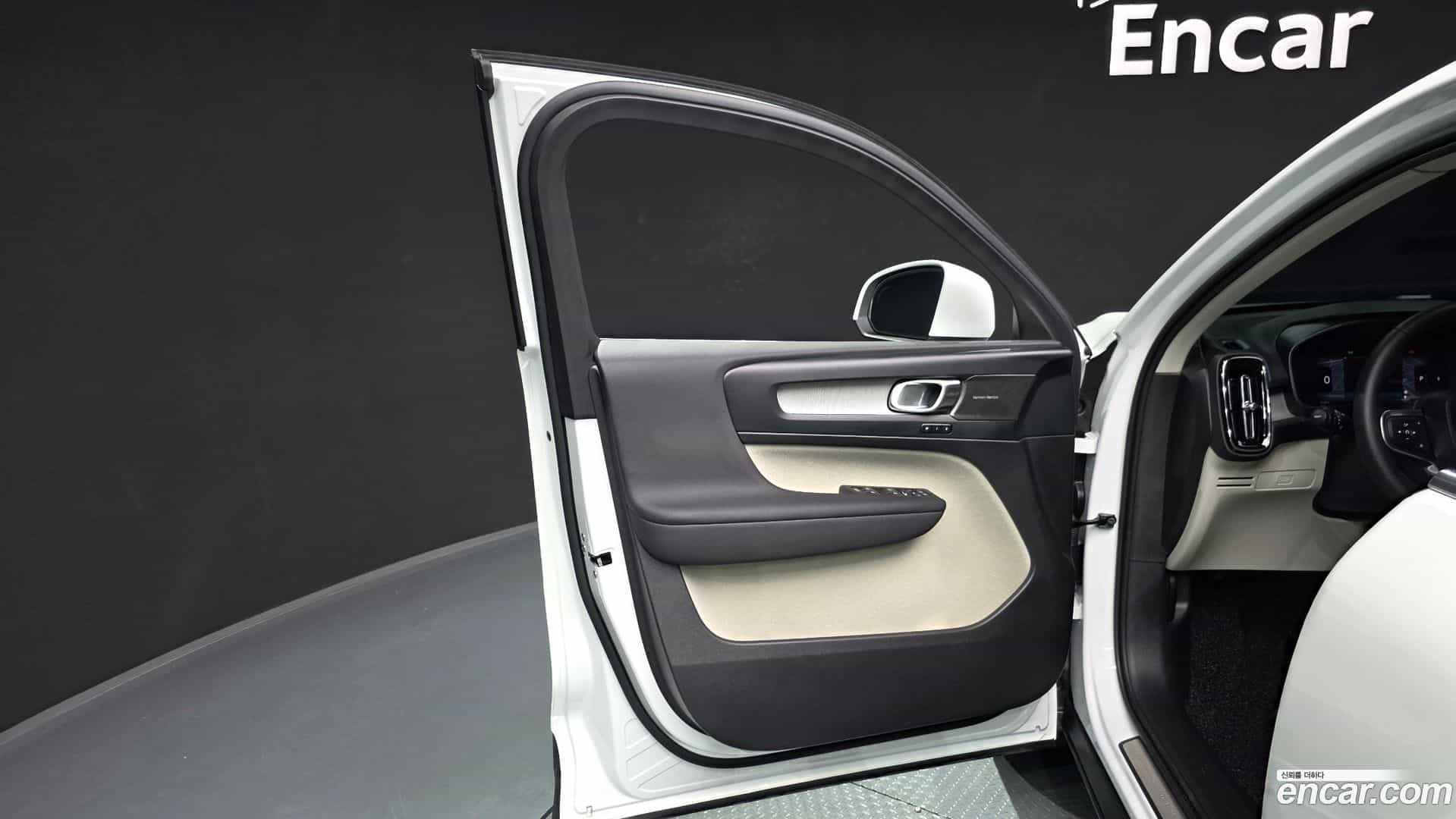 XC40 Volvo 2025.11-INNER-034