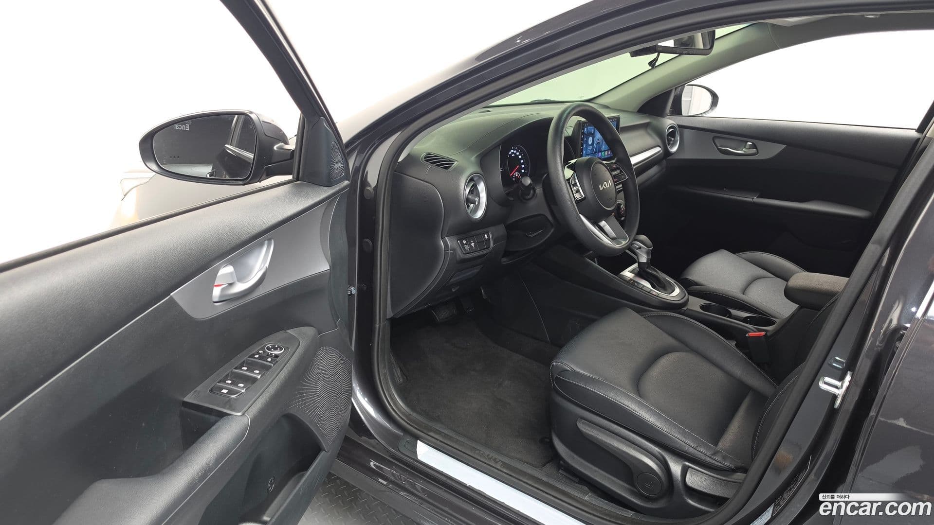 Main__Slider__Photo:K3 Kia 2023.1-9