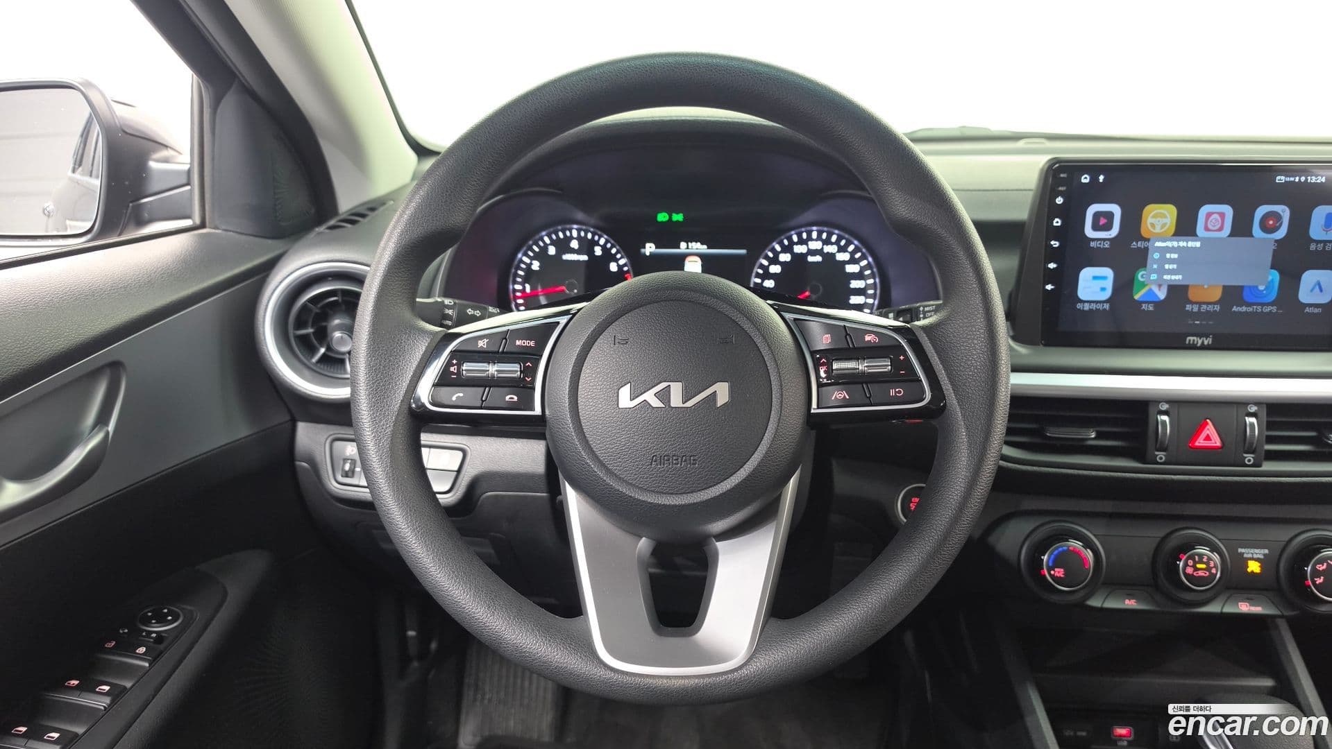 Main__Slider__Photo:K3 Kia 2023.1-12