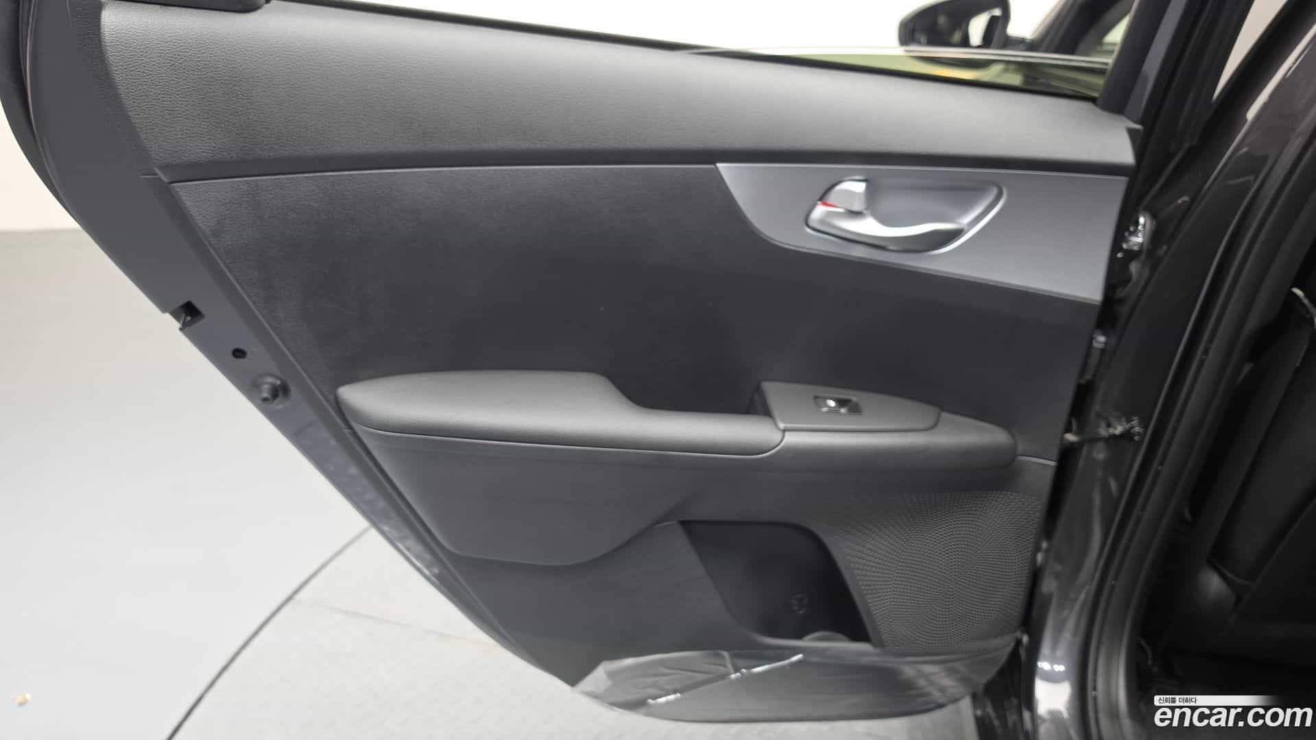 K3 Kia 2023.1-INNER-035