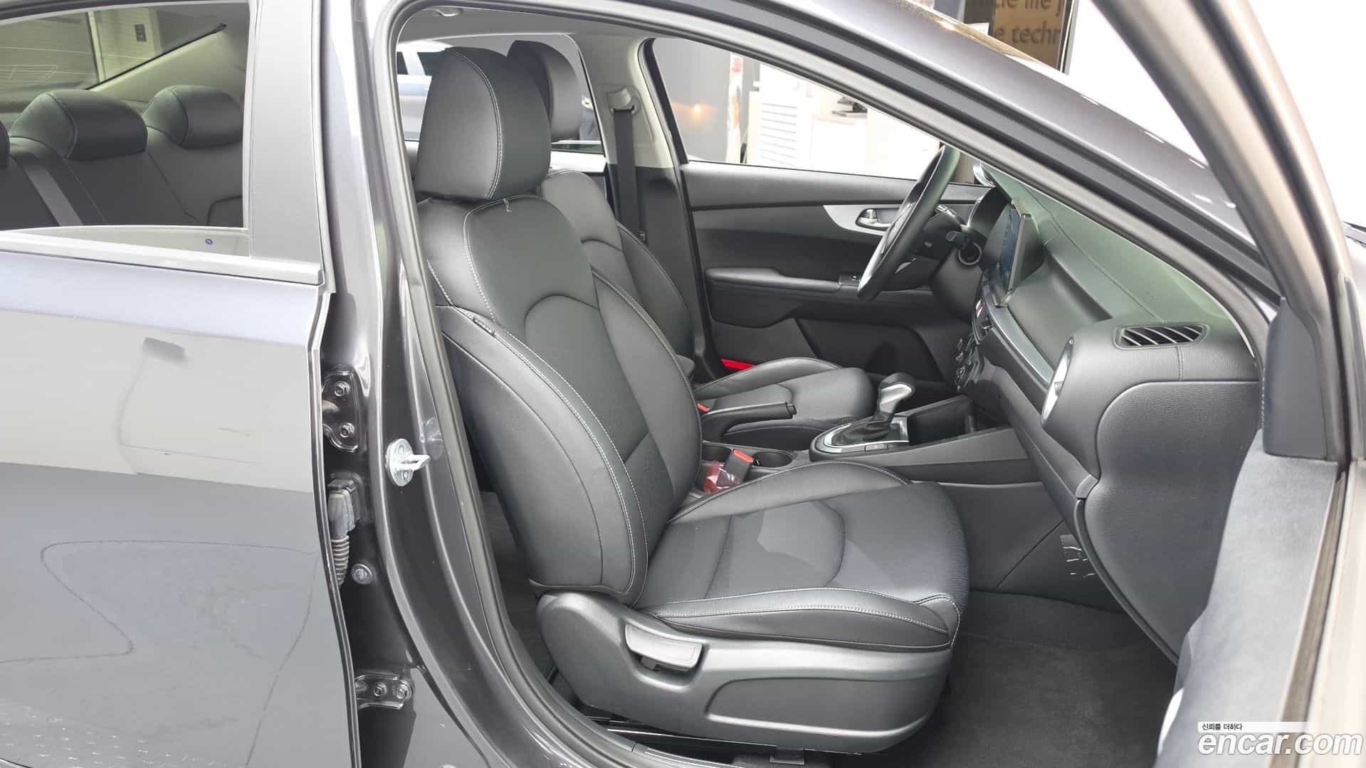 K3 Kia 2023.1-INNER-036