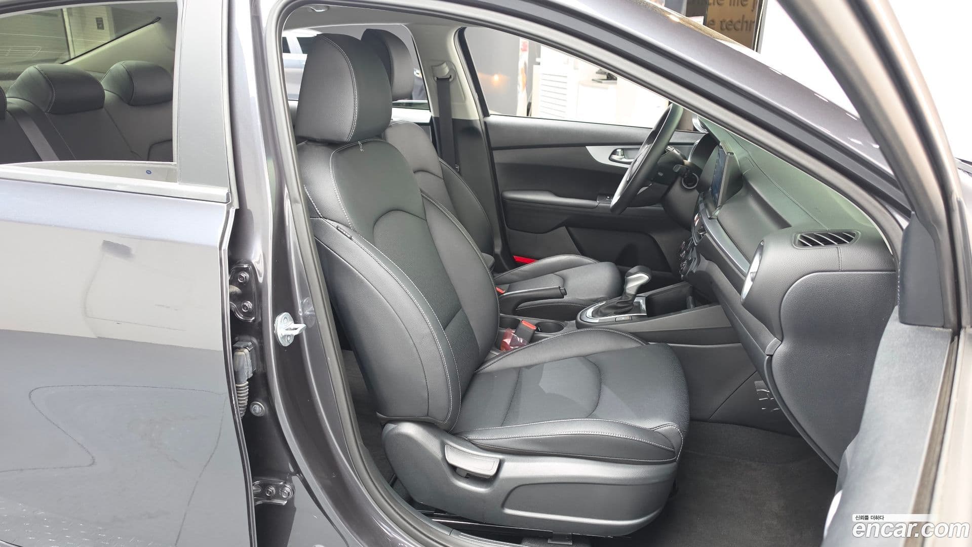 Main__Slider__Photo:K3 Kia 2023.1-25