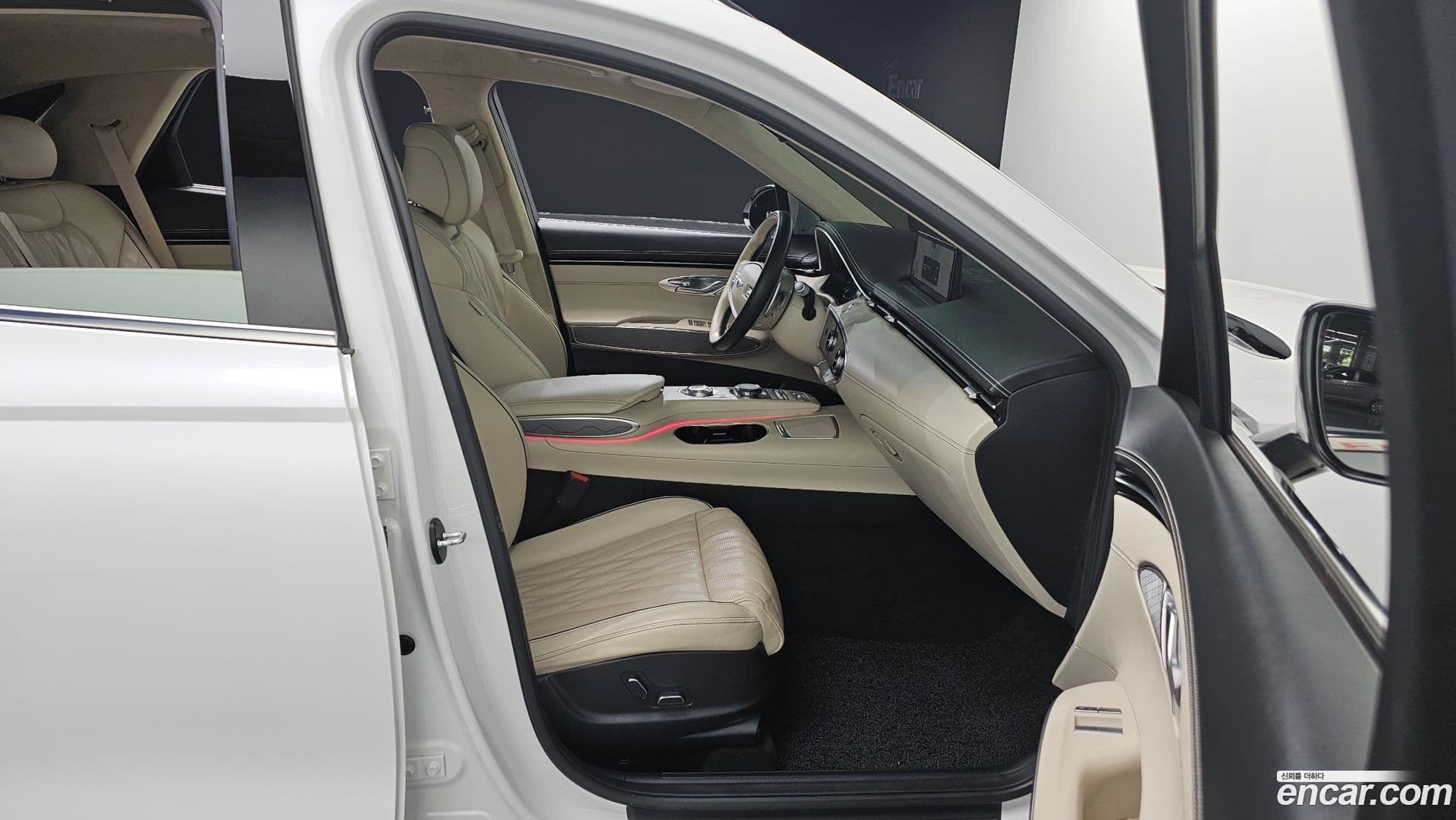 Main__Slider__Photo:GV70 Genesis 2022.3-25