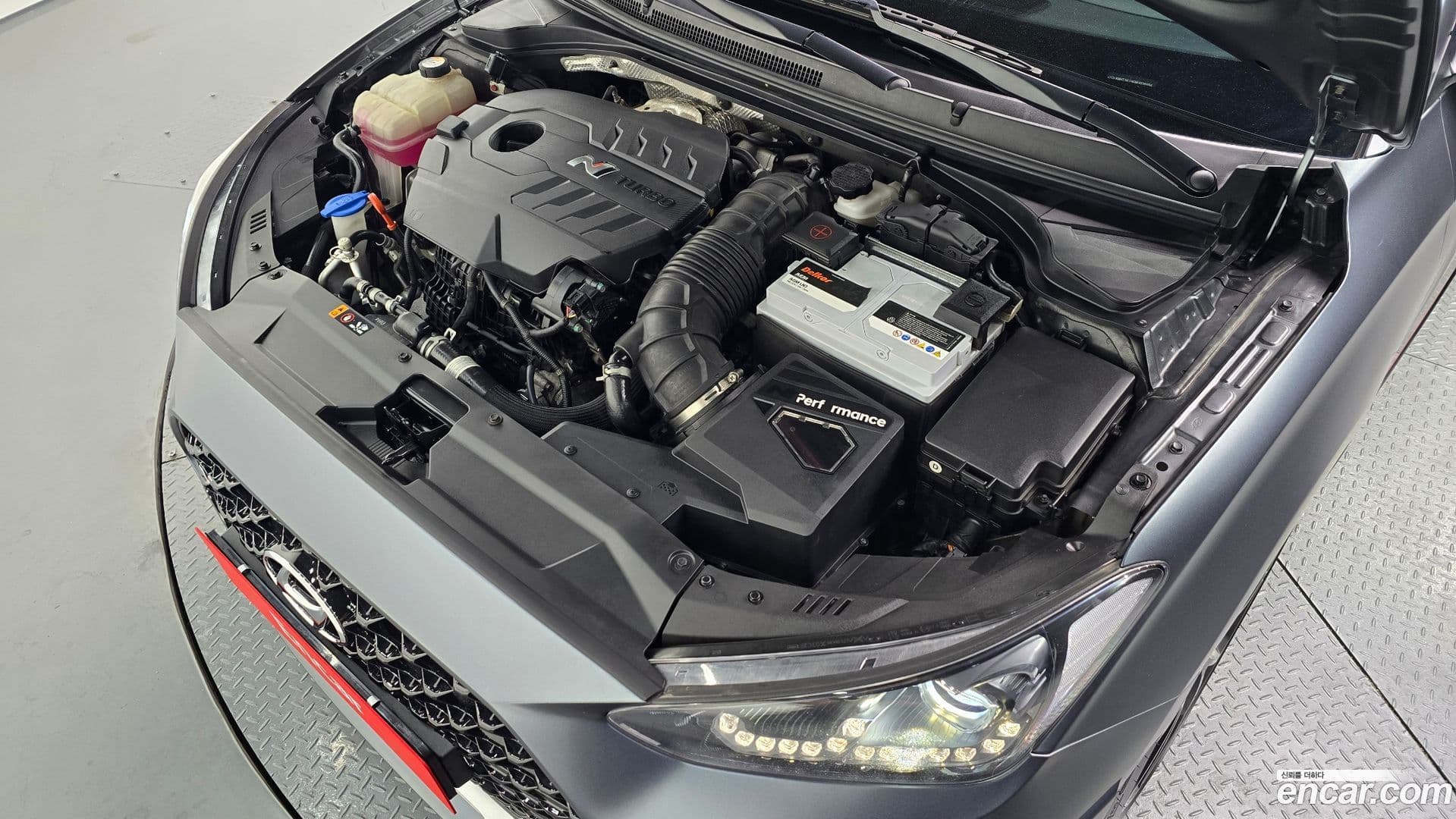 Main__Slider__Photo:Veloster Hyundai 2020.9-5