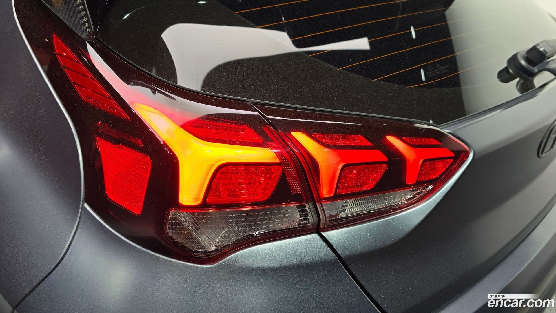 Main__Slider__Photo:Veloster Hyundai 2020.9-22