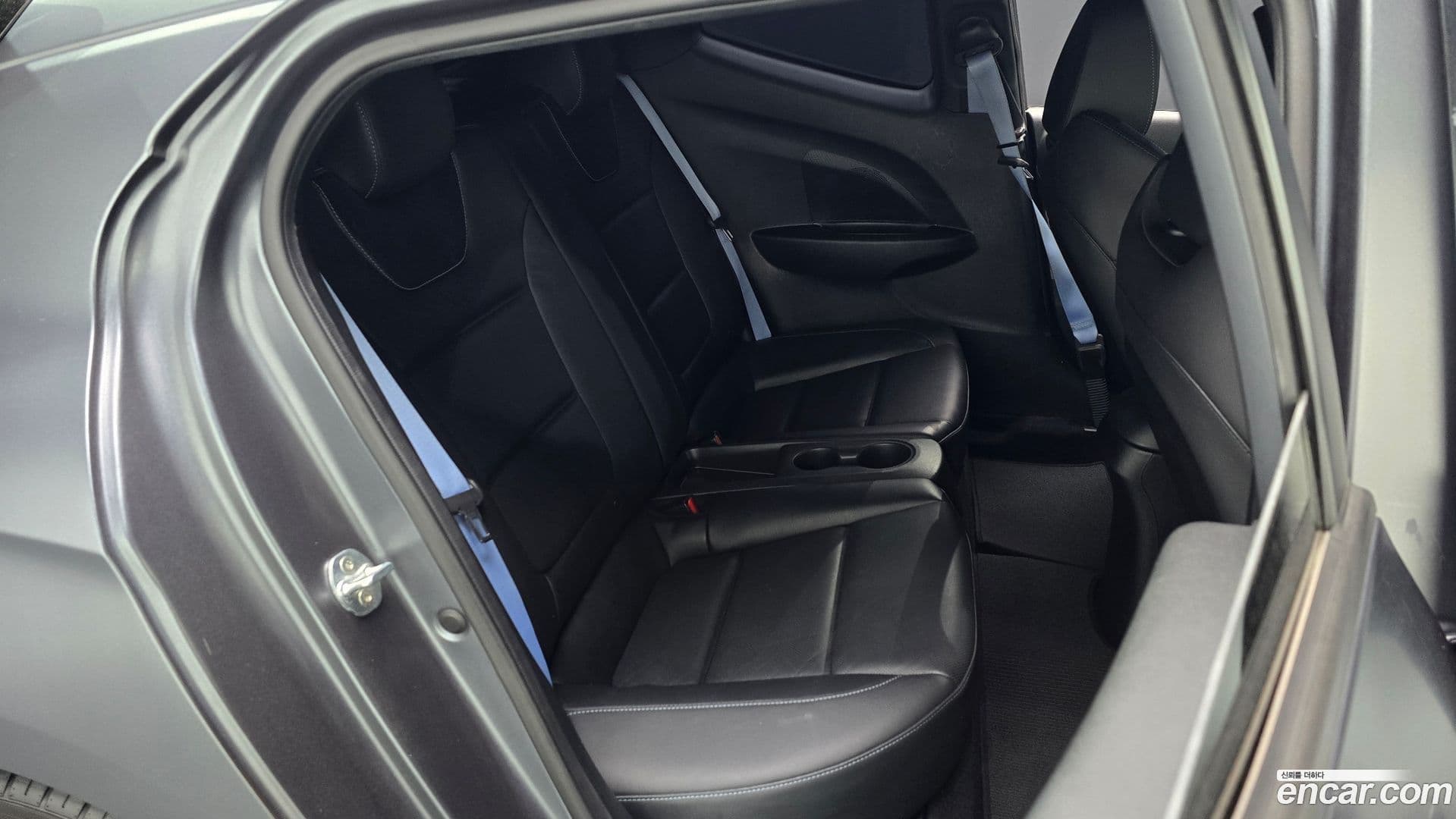 Main__Slider__Photo:Veloster Hyundai 2020.9-25