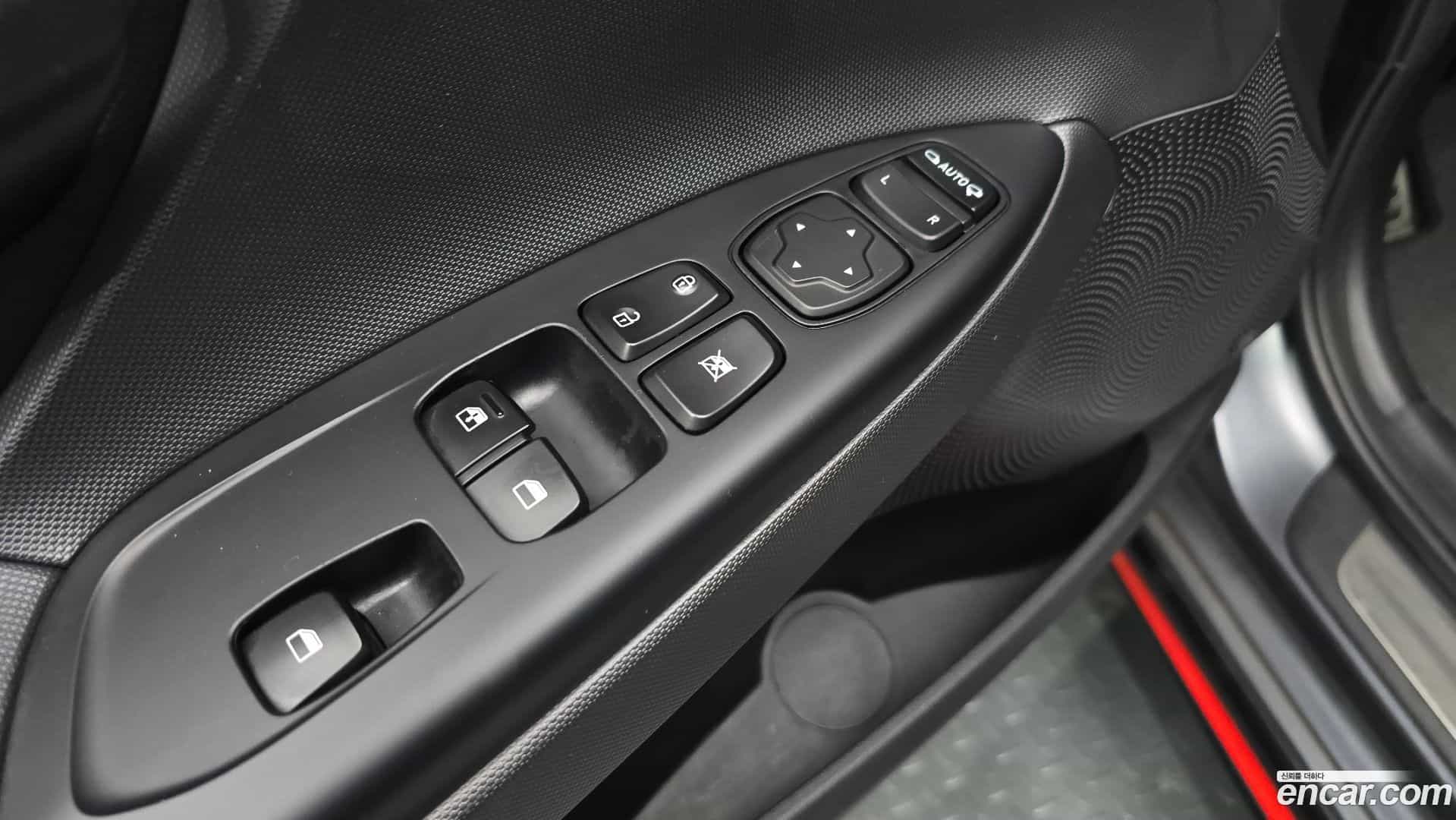 Veloster Hyundai 2020.9-OPTION-041