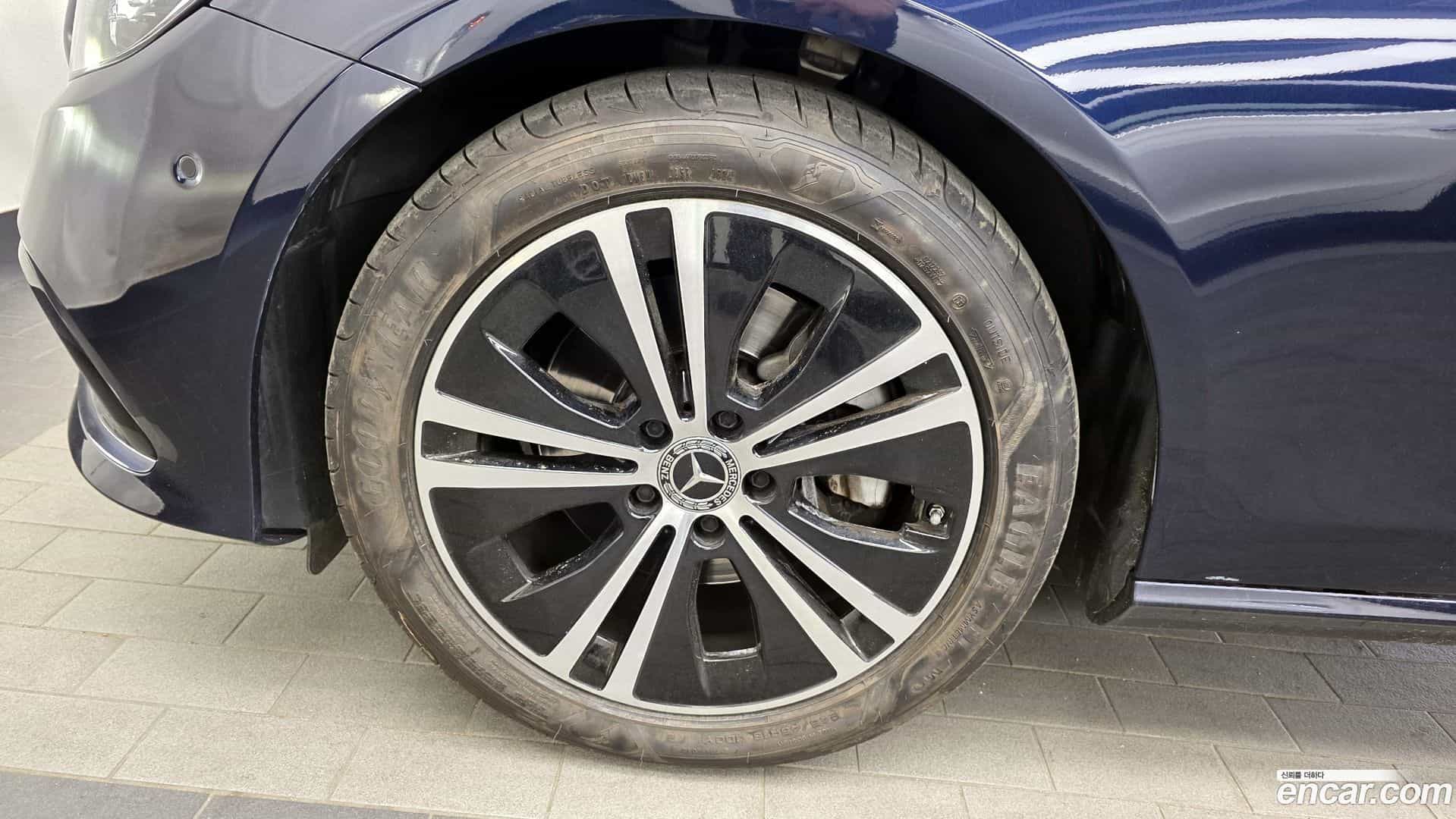E-Class Mercedes-Benz 2022.1-OUTER-005