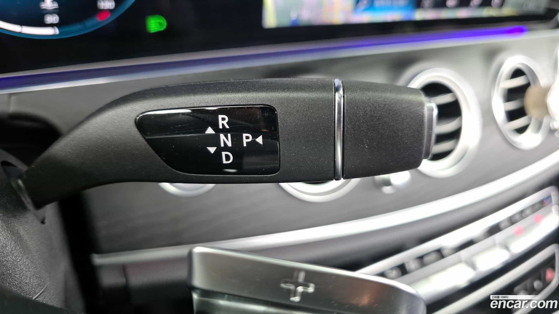 E-Class Mercedes-Benz 2022.1-INNER-009