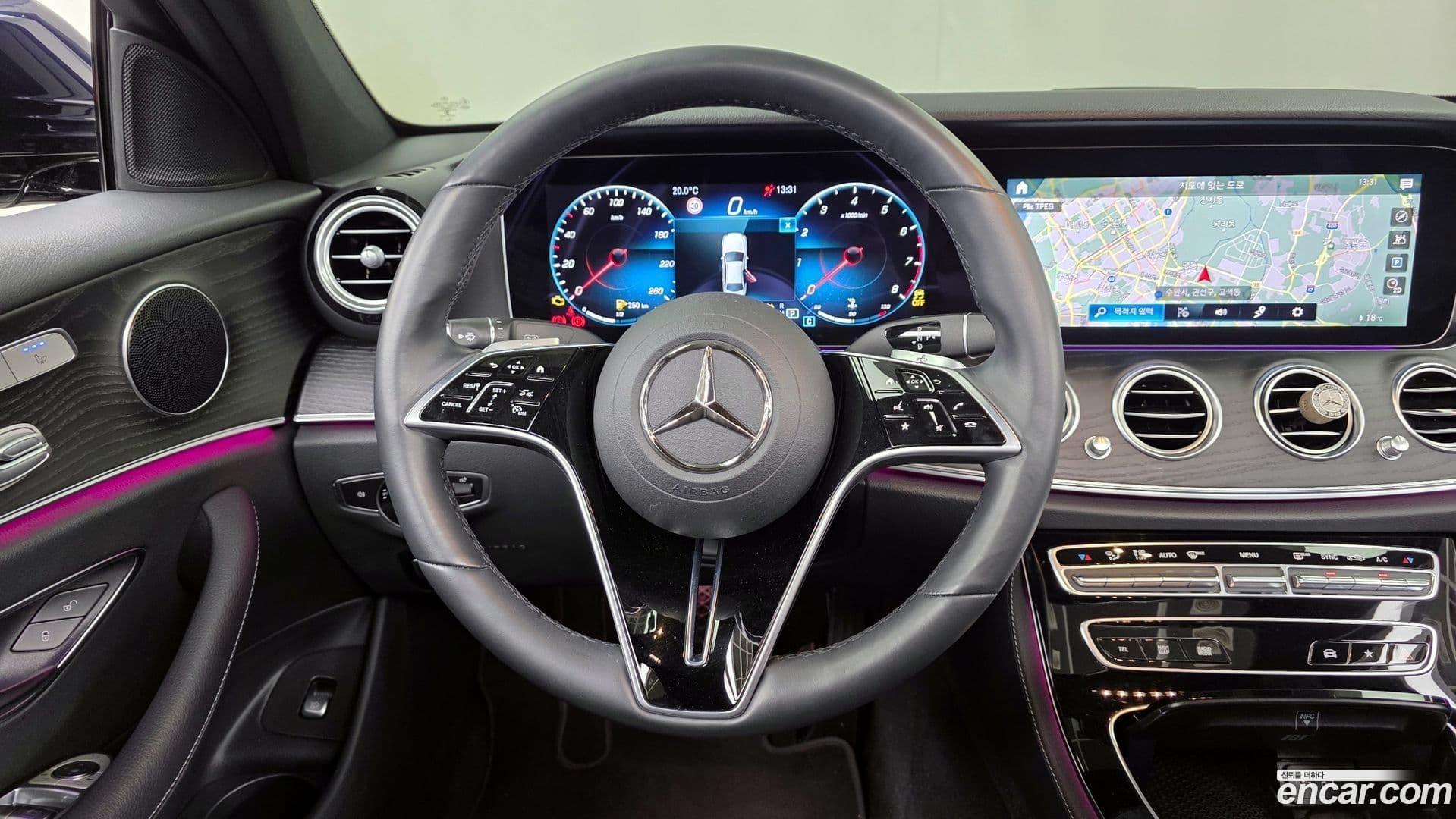 Main__Slider__Photo:E-Class Mercedes-Benz 2022.1-12