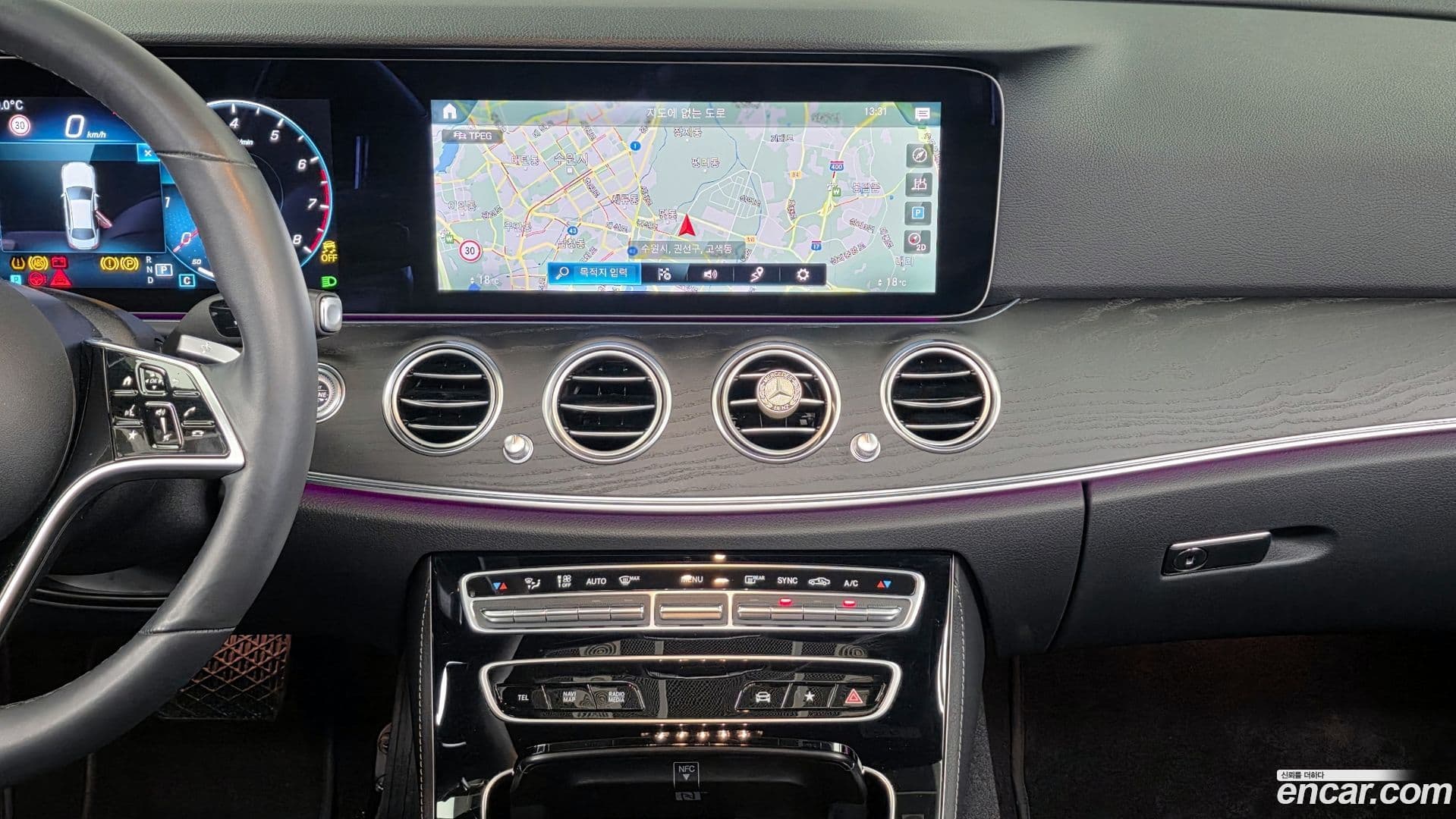 Main__Slider__Photo:E-Class Mercedes-Benz 2022.1-13