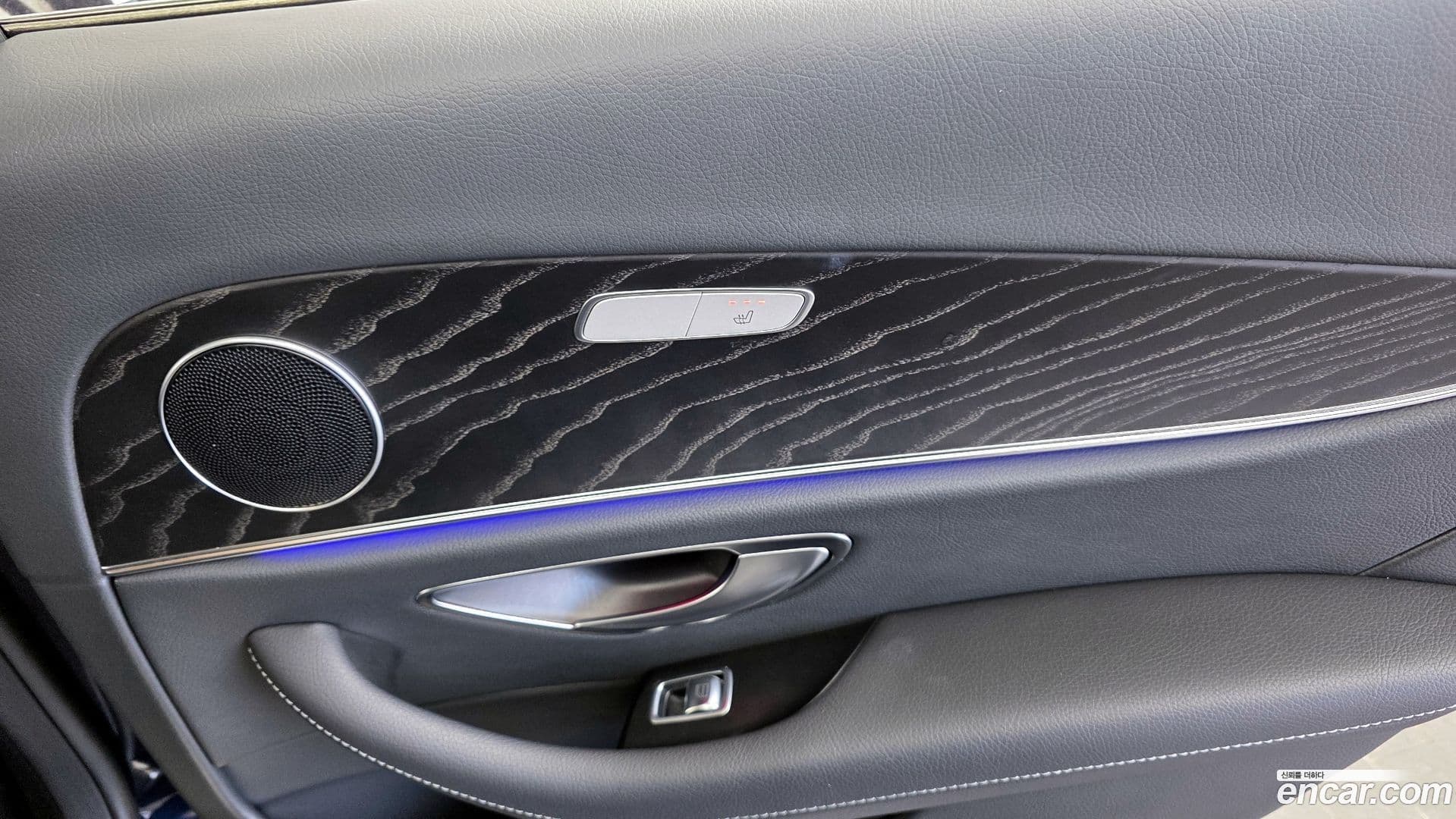 Main__Slider__Photo:E-Class Mercedes-Benz 2022.1-17