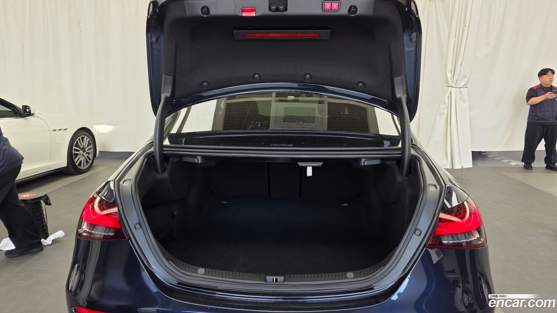 Main__Slider__Photo:E-Class Mercedes-Benz 2022.1-19