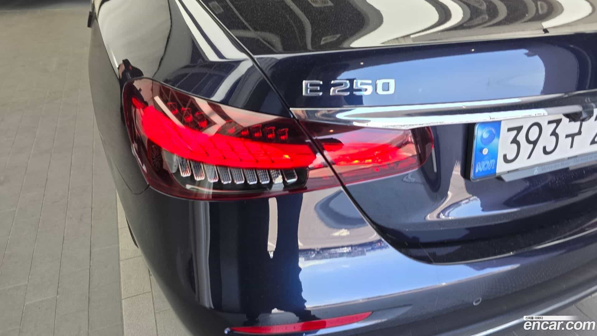 E-Class Mercedes-Benz 2022.1-OUTER-033