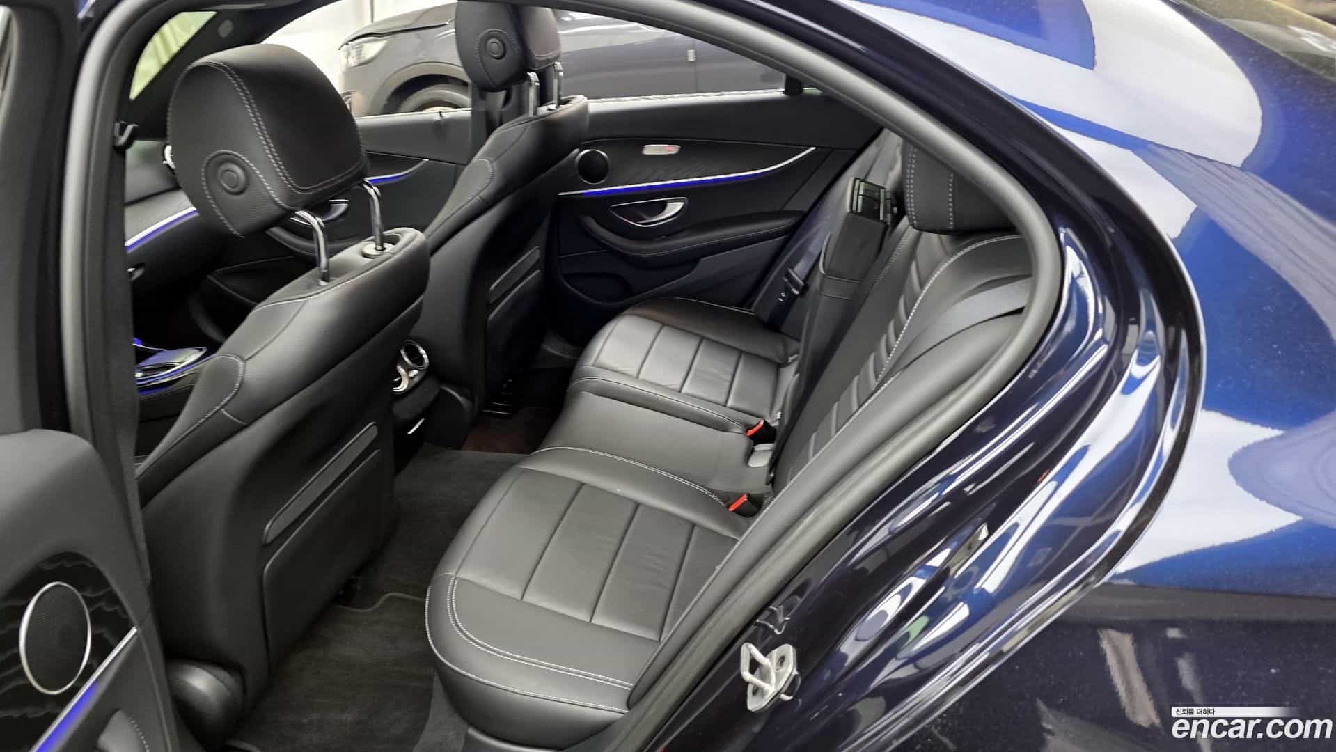 E-Class Mercedes-Benz 2022.1-INNER-036