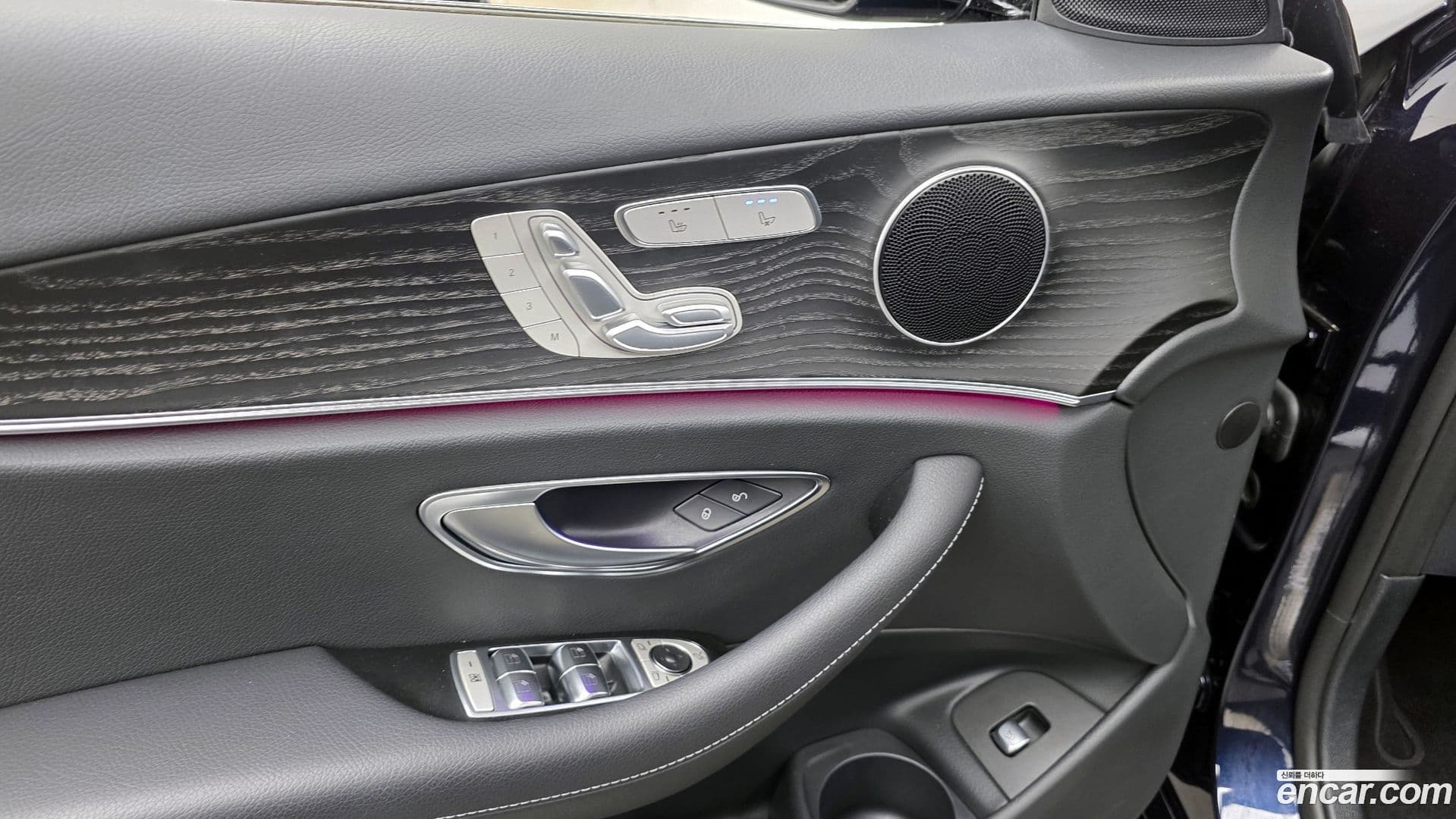 Main__Slider__Photo:E-Class Mercedes-Benz 2022.1-28