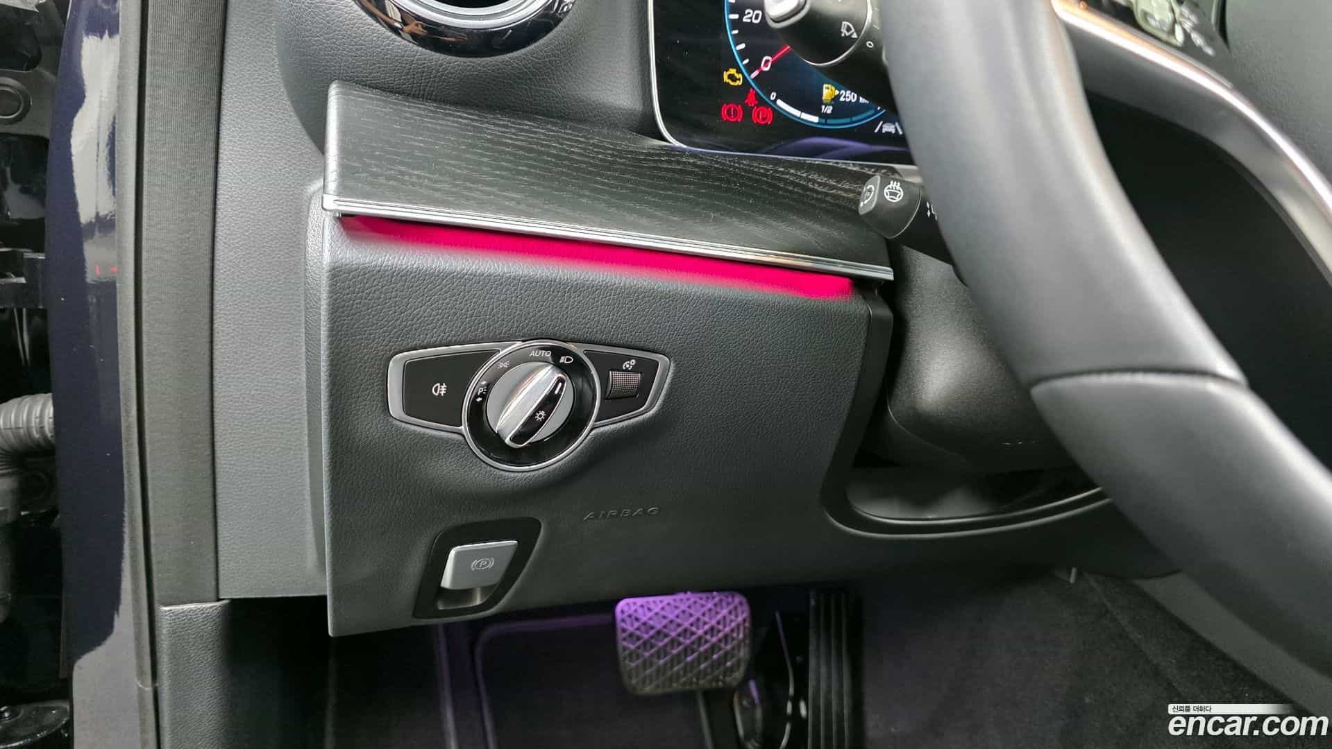 E-Class Mercedes-Benz 2022.1-OPTION-043