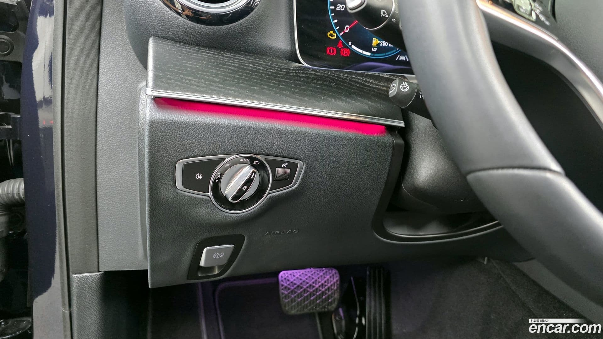 Main__Slider__Photo:E-Class Mercedes-Benz 2022.1-29