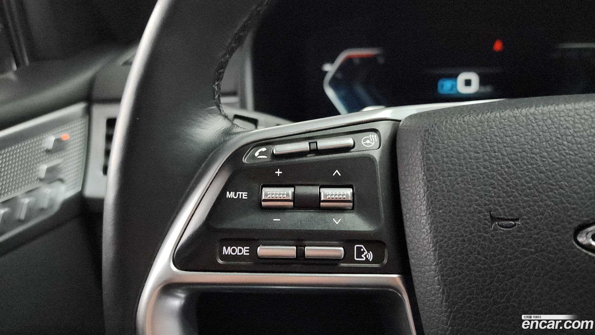 Main__Slider__Photo:Rexton KG Mobility 2022.6-17