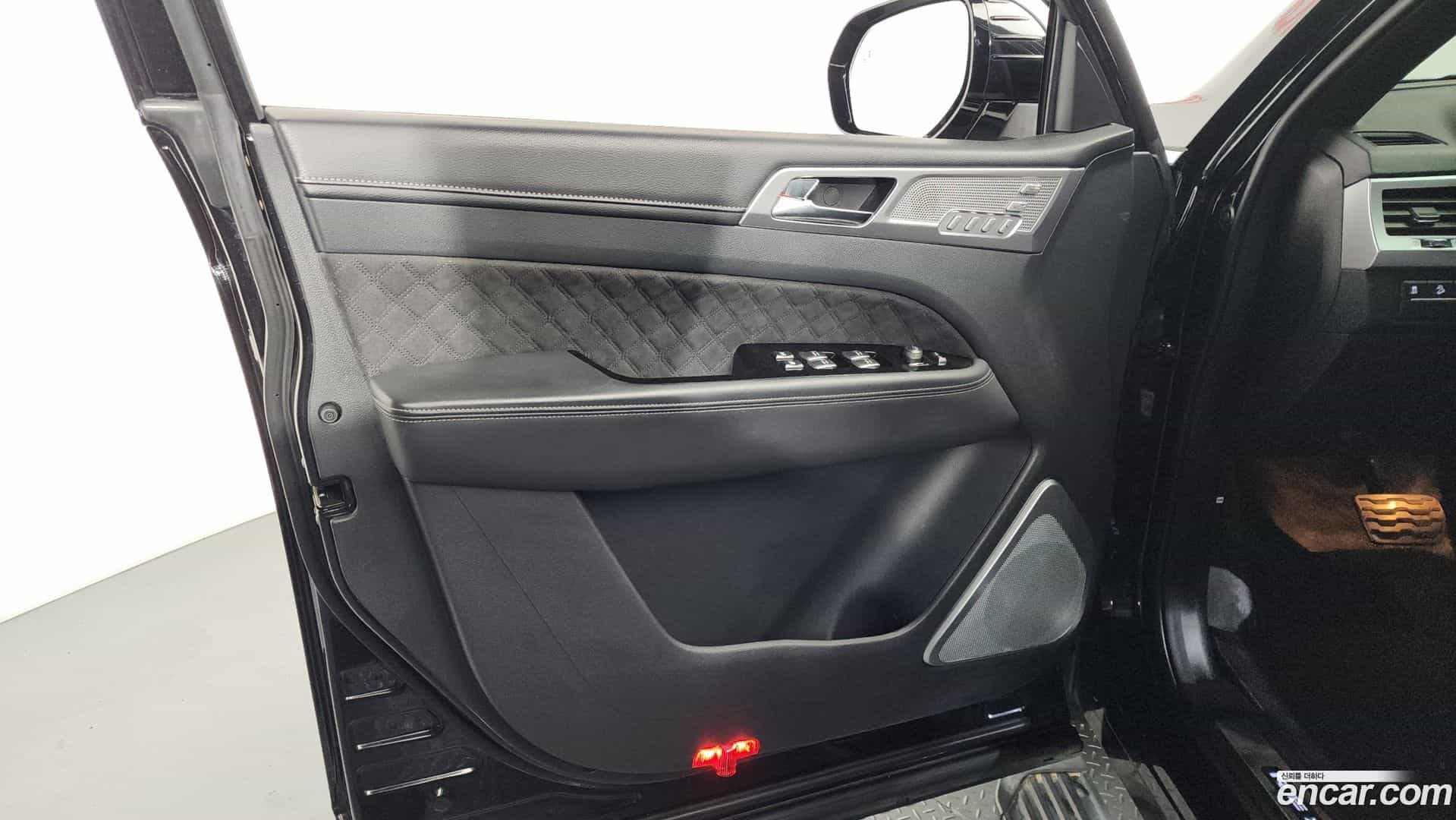 Rexton KG Mobility 2022.6-INNER-034