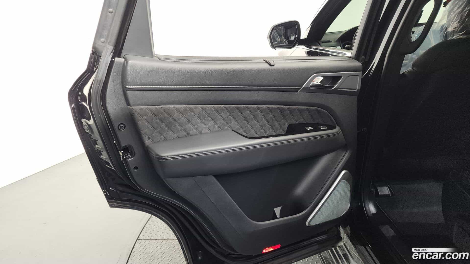 Rexton KG Mobility 2022.6-INNER-035