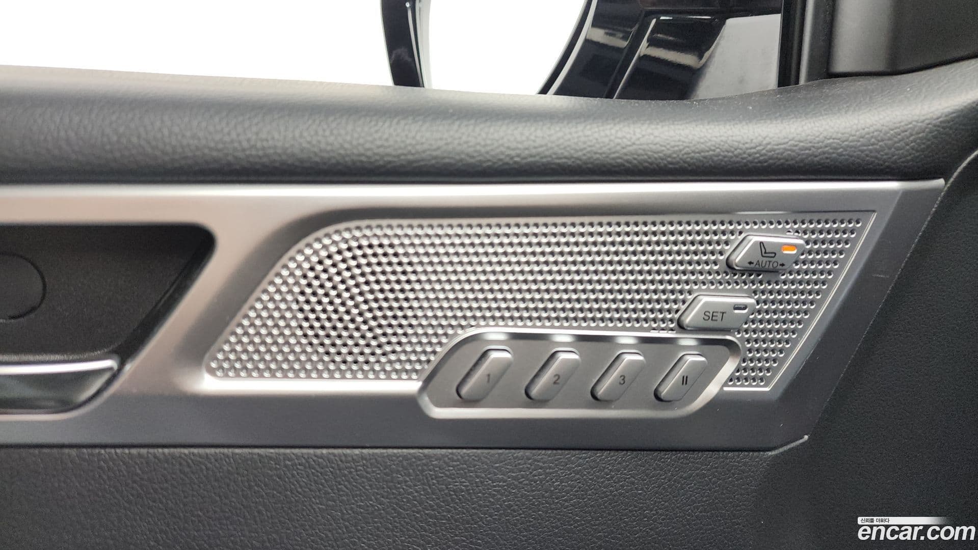 Main__Slider__Photo:Rexton KG Mobility 2022.6-33