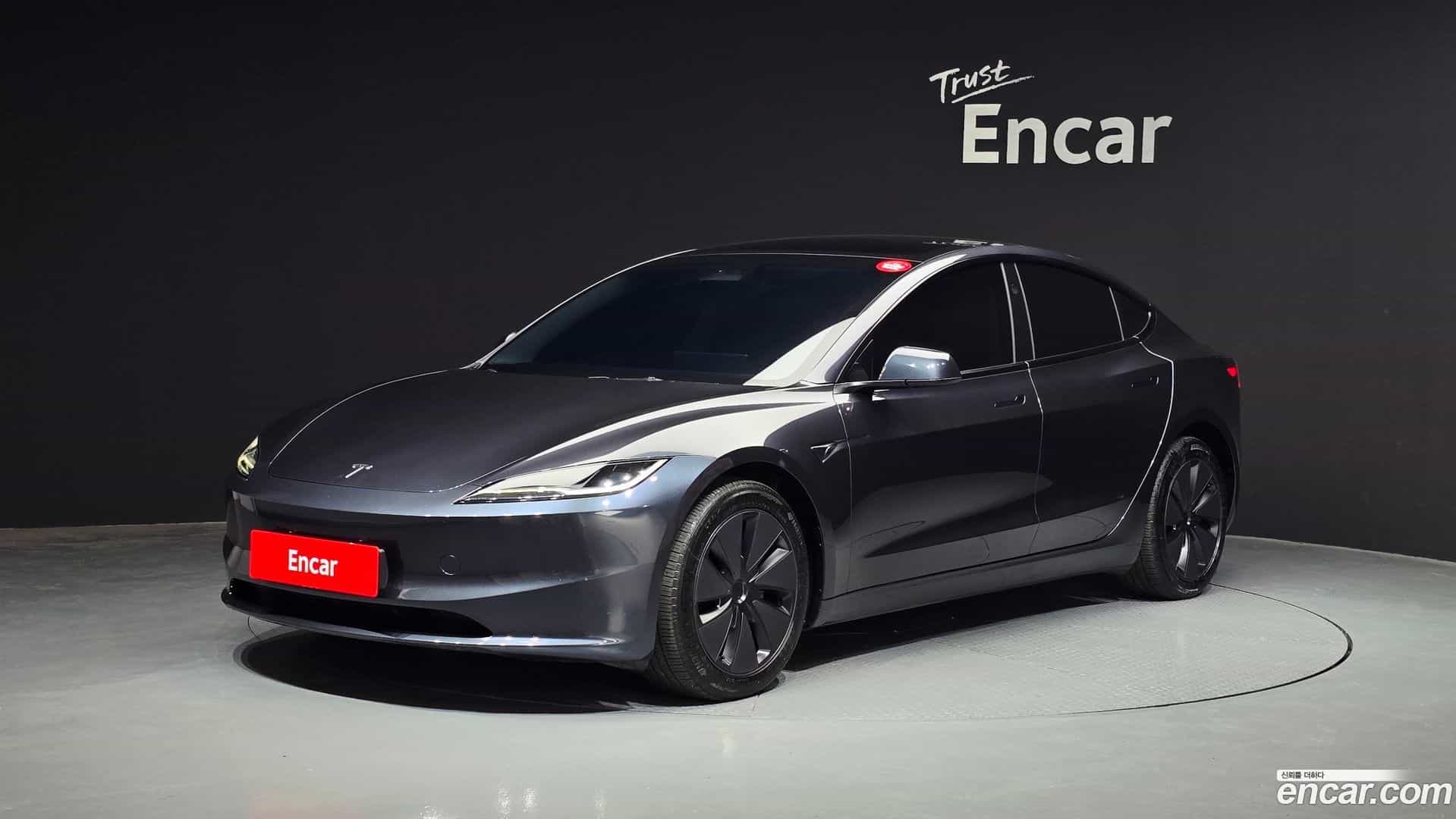 Model 3 Tesla 2024.5-OUTER-001