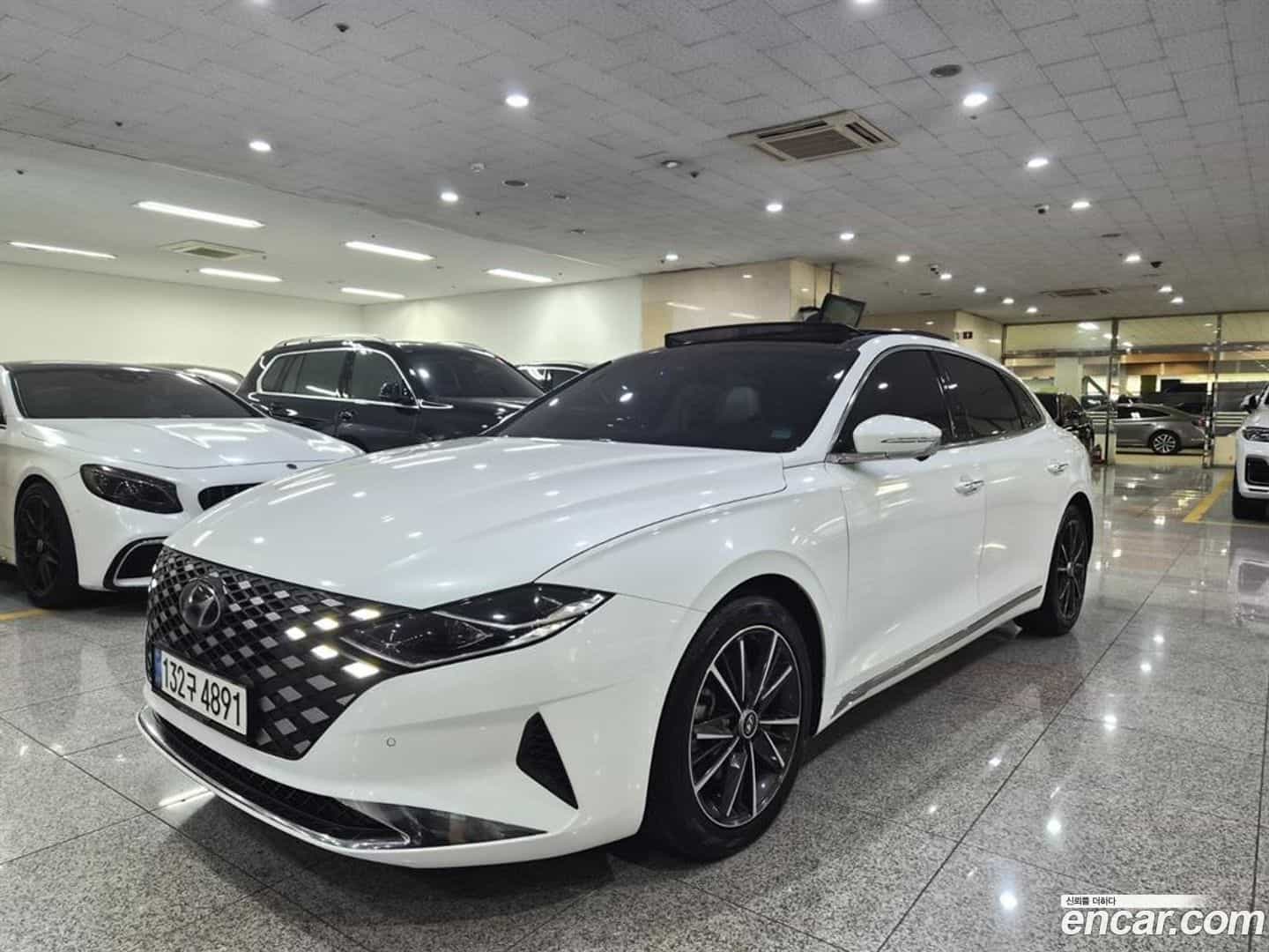 Grandeur Hyundai 2021.10-OUTER-002